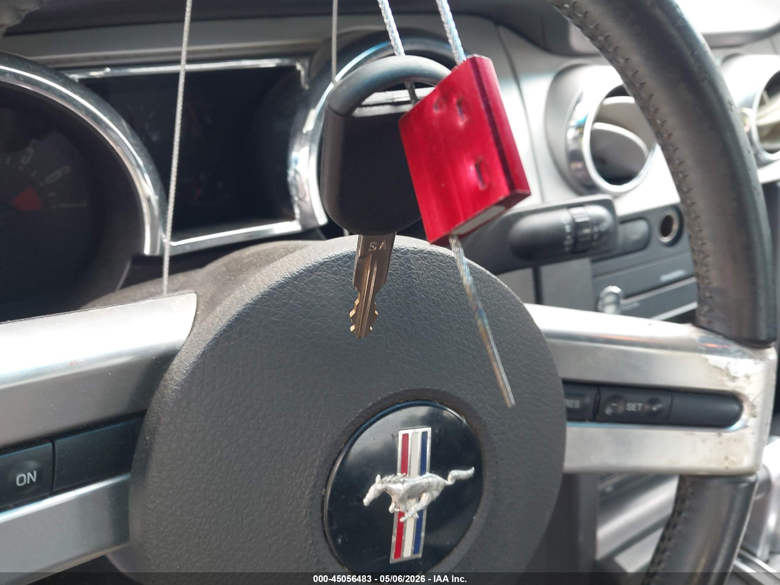 FORD MUSTANG image 11