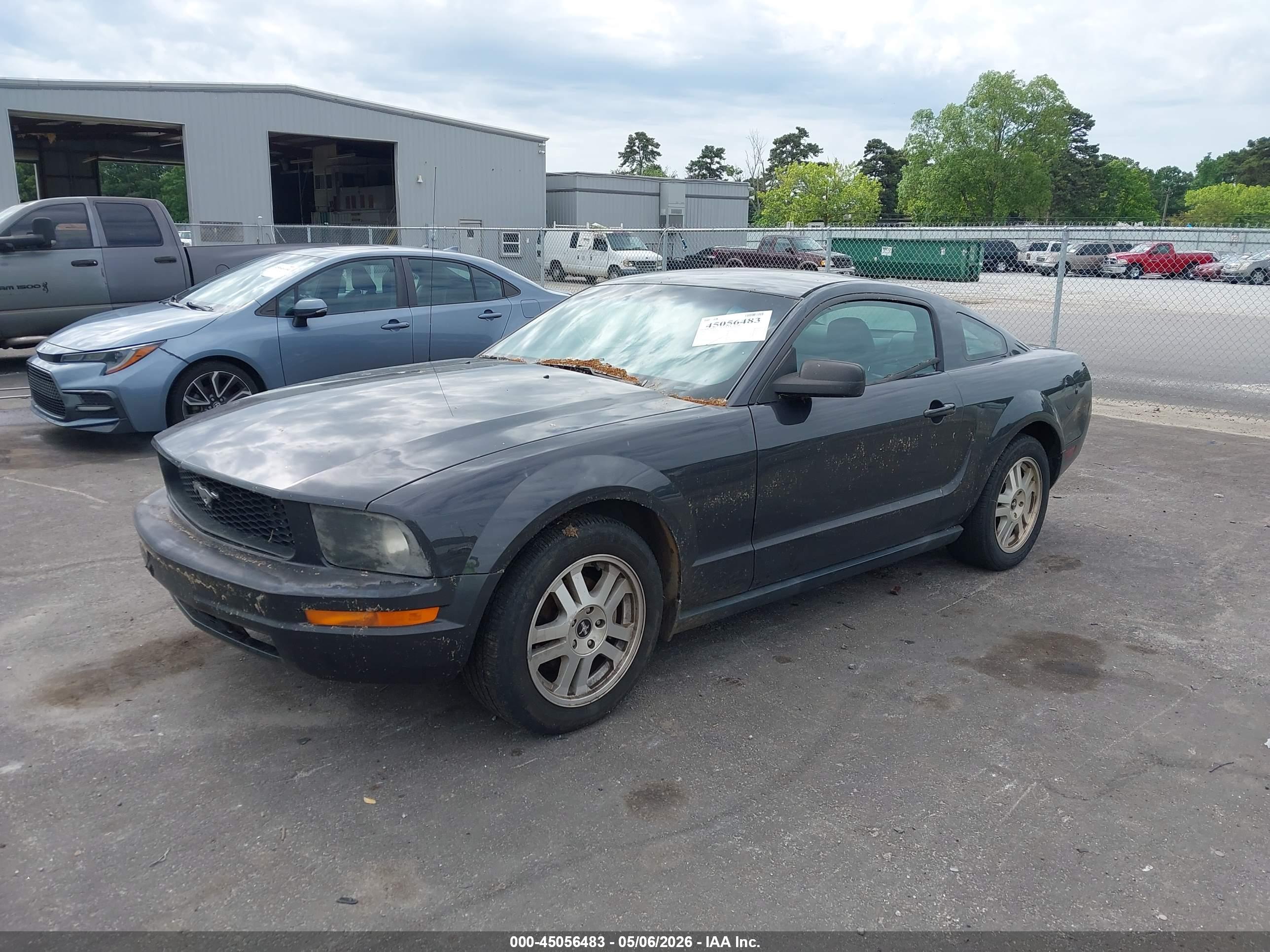 FORD MUSTANG image 2