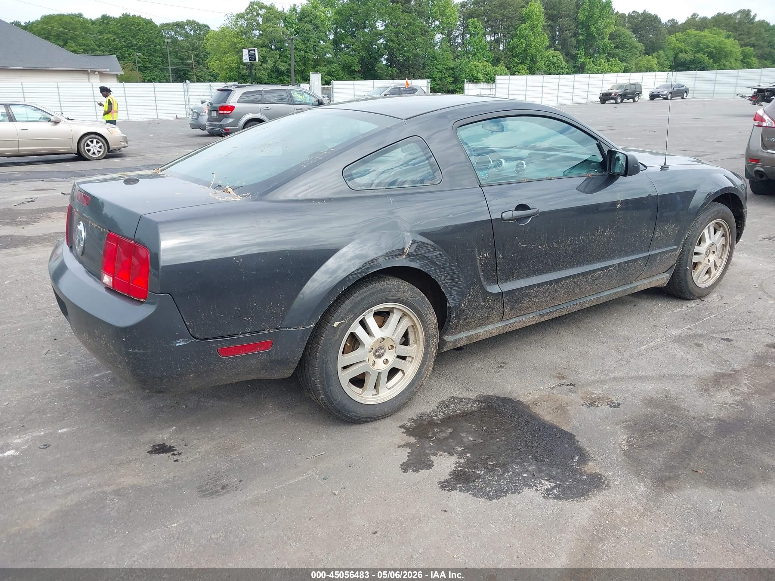 FORD MUSTANG image 4