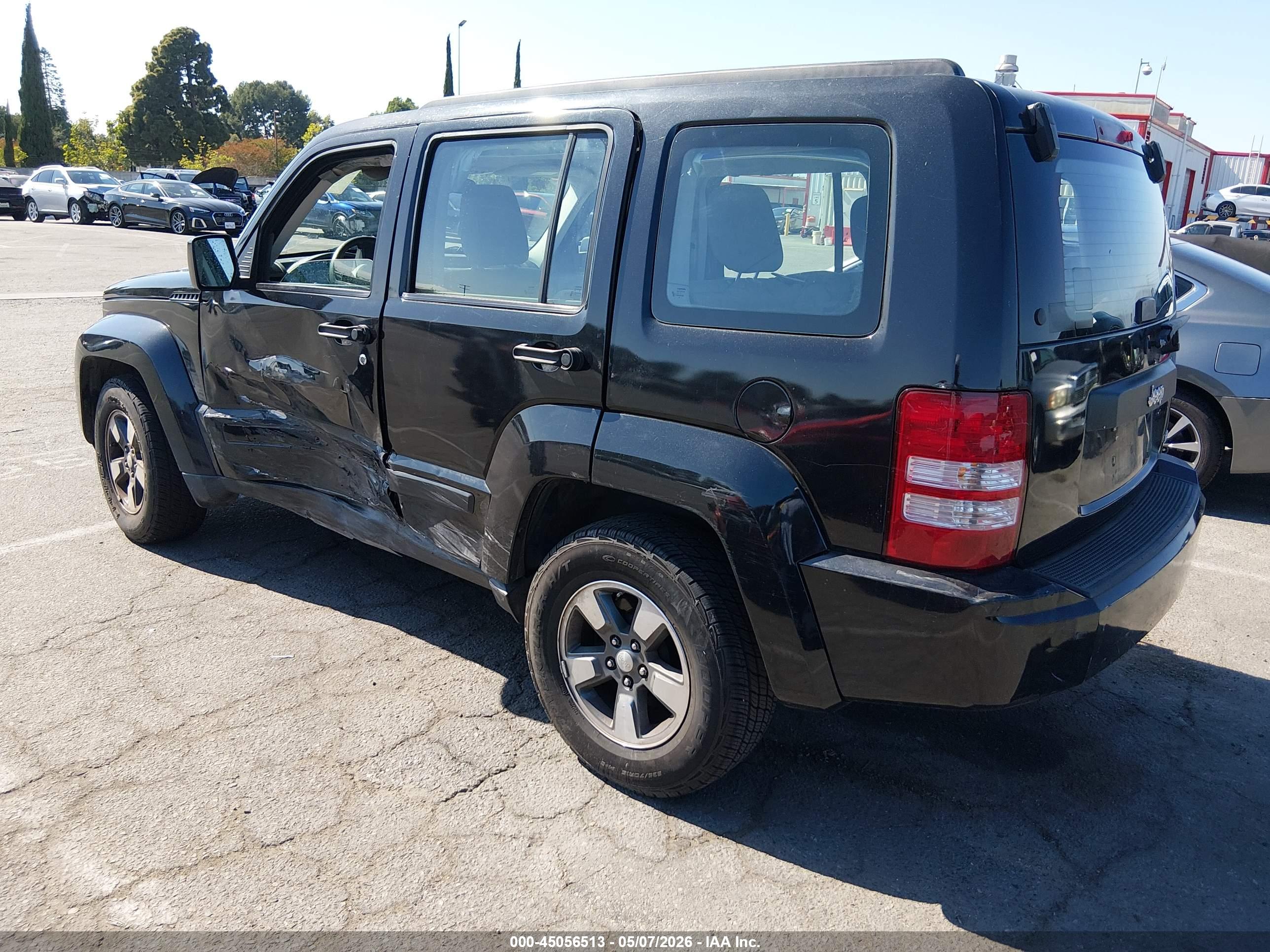 JEEP LIBERTY image 3