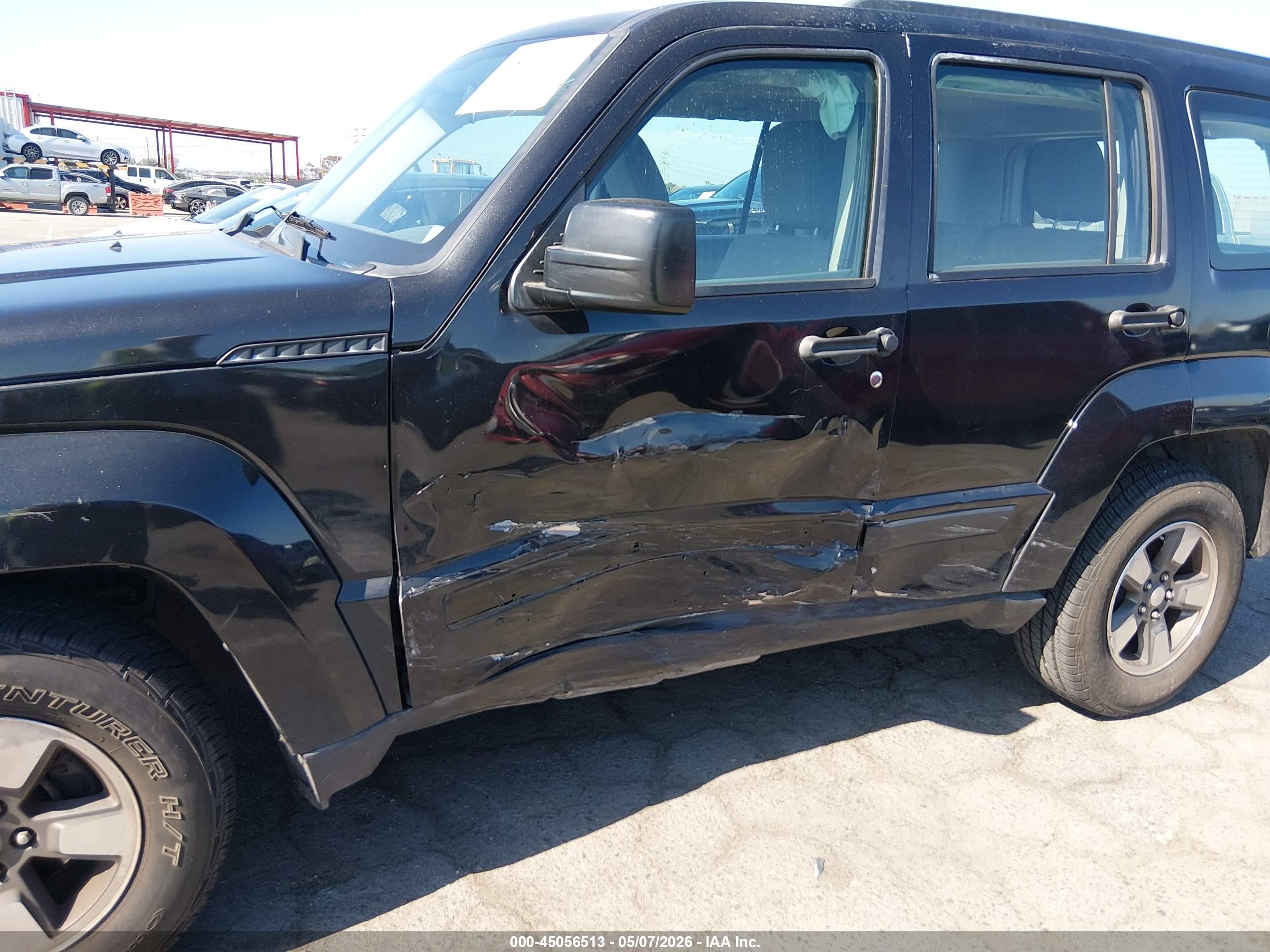JEEP LIBERTY image 6
