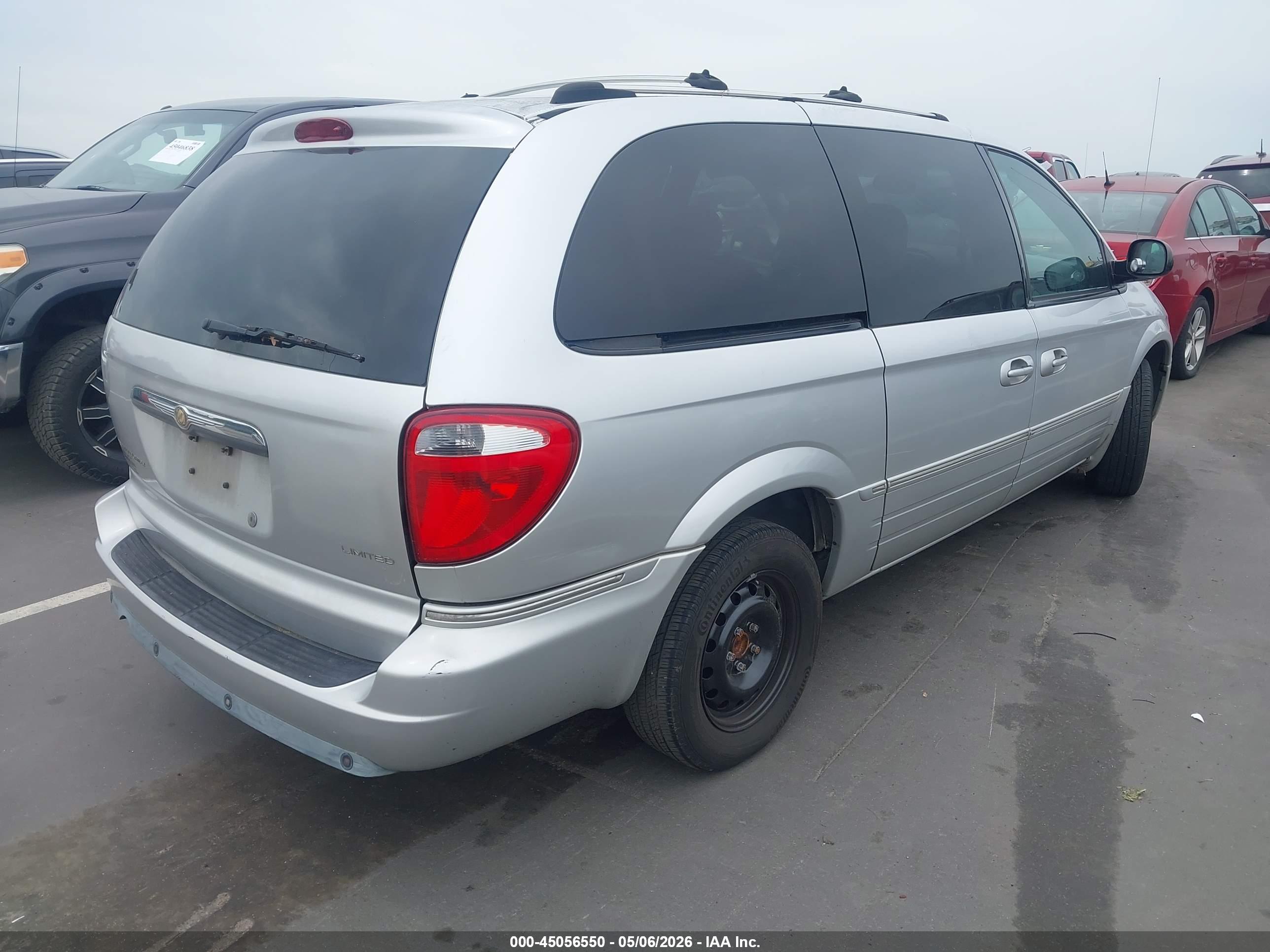CHRYSLER TOWN image 4