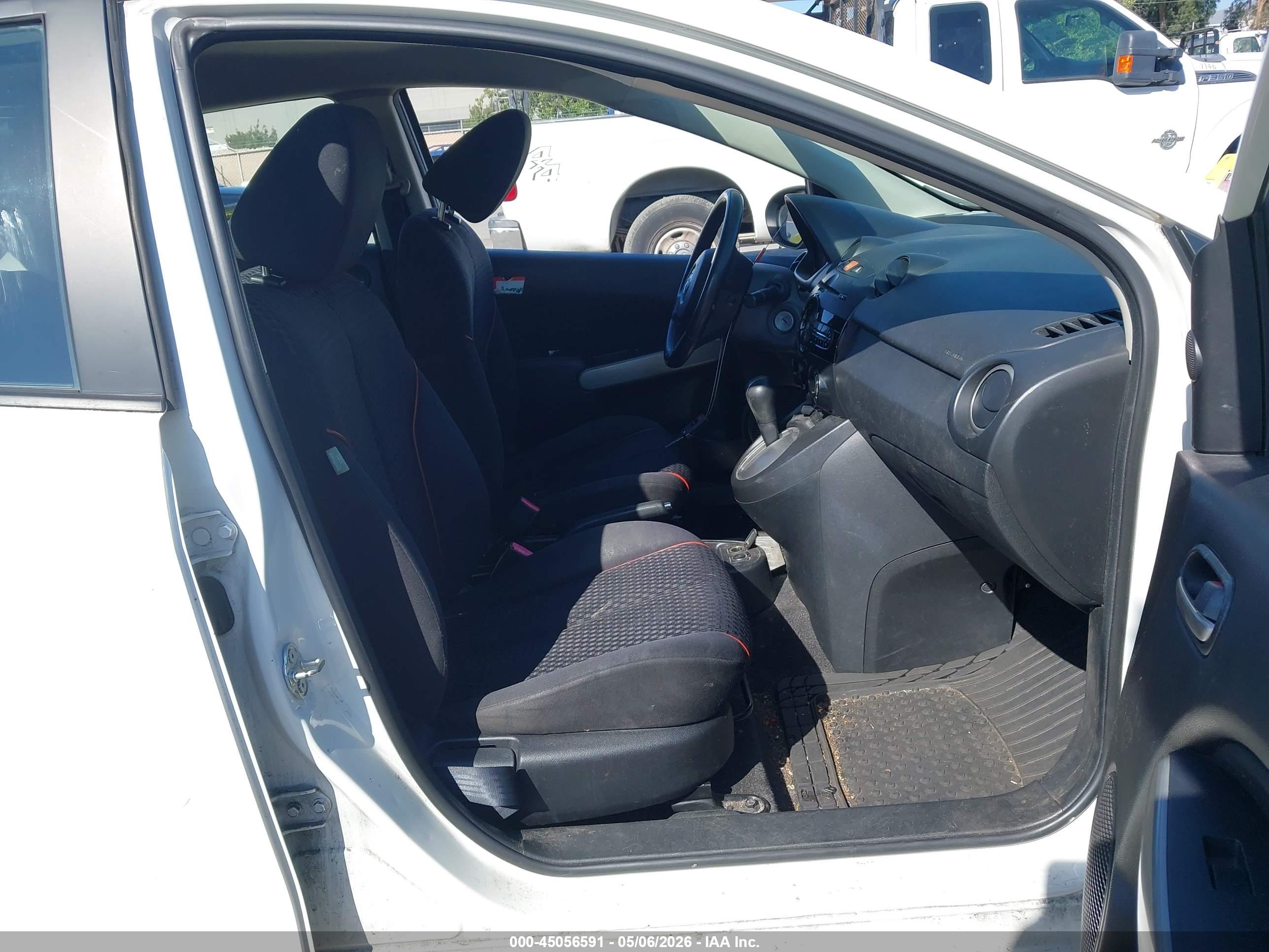 MAZDA MAZDA2 image 5