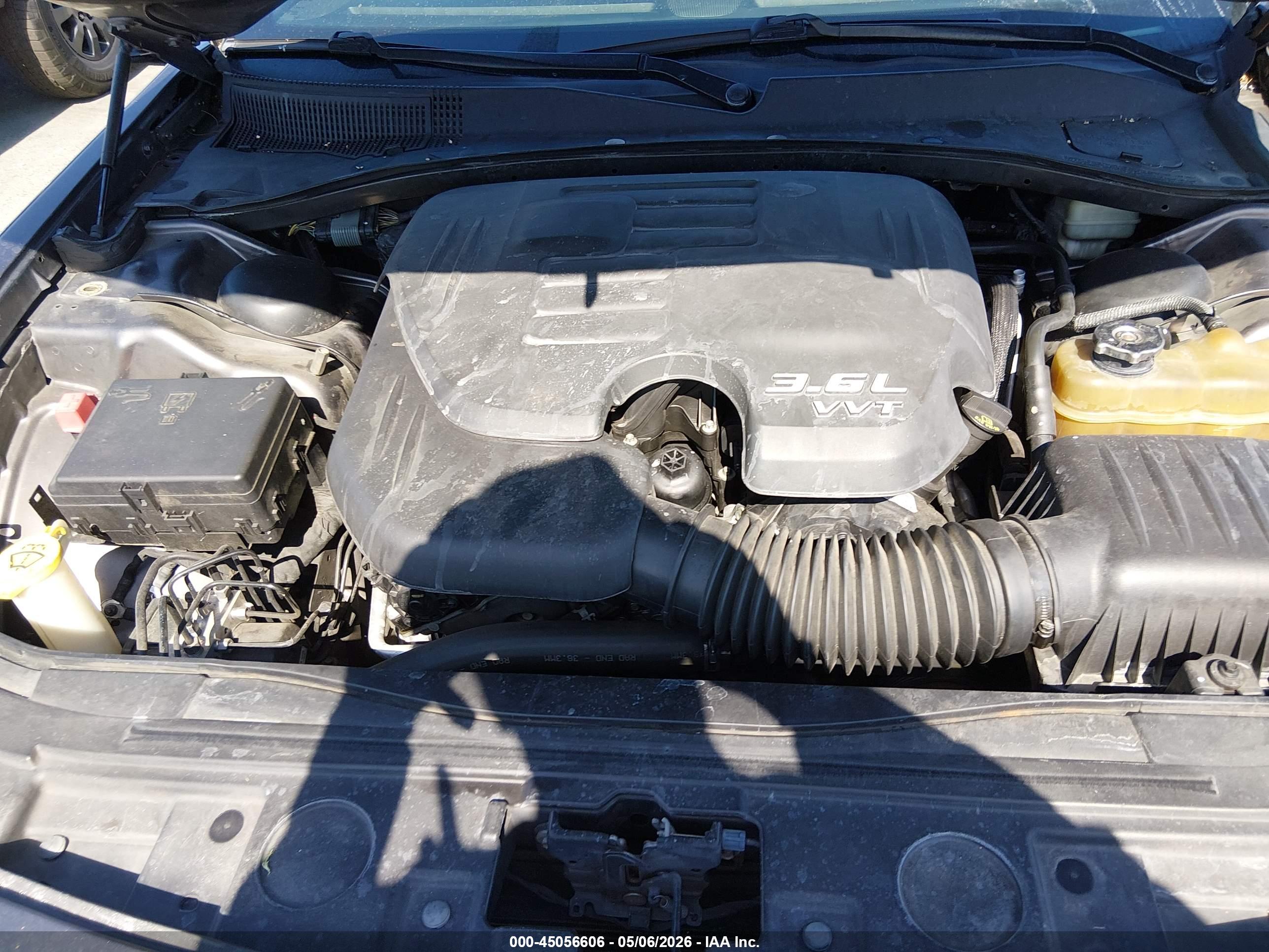 CHRYSLER 300 image 10