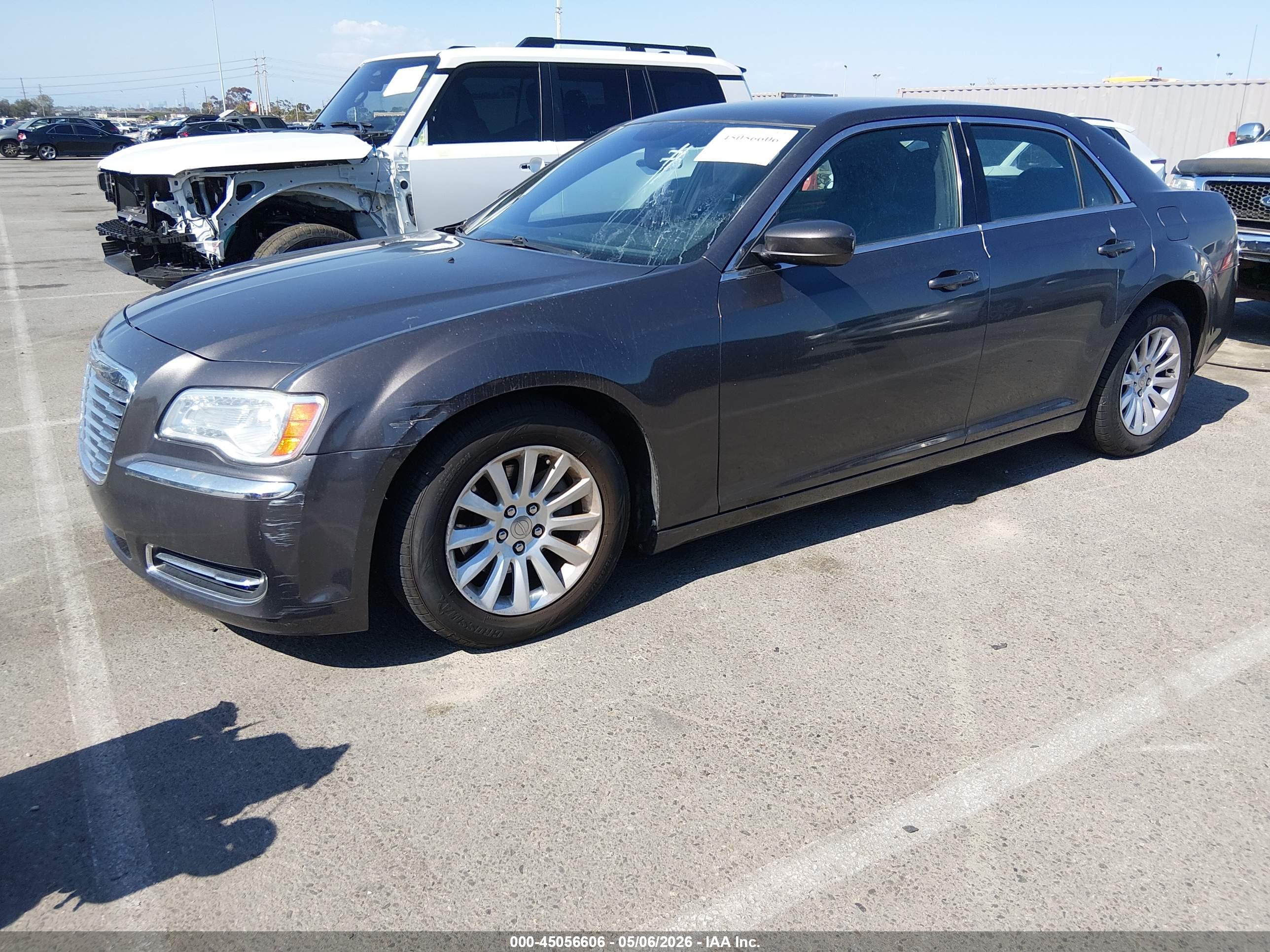 CHRYSLER 300 image 2