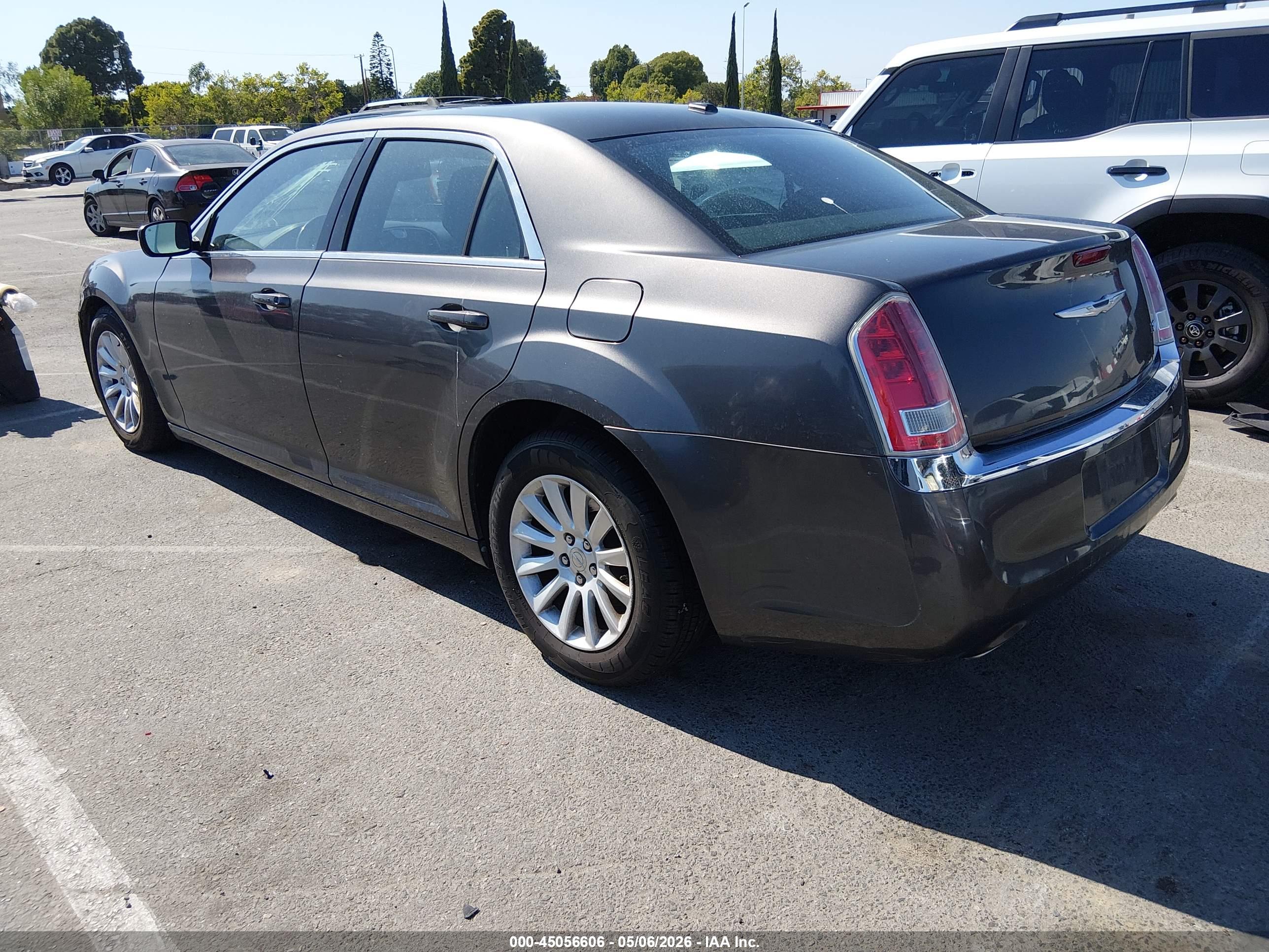 CHRYSLER 300 image 3