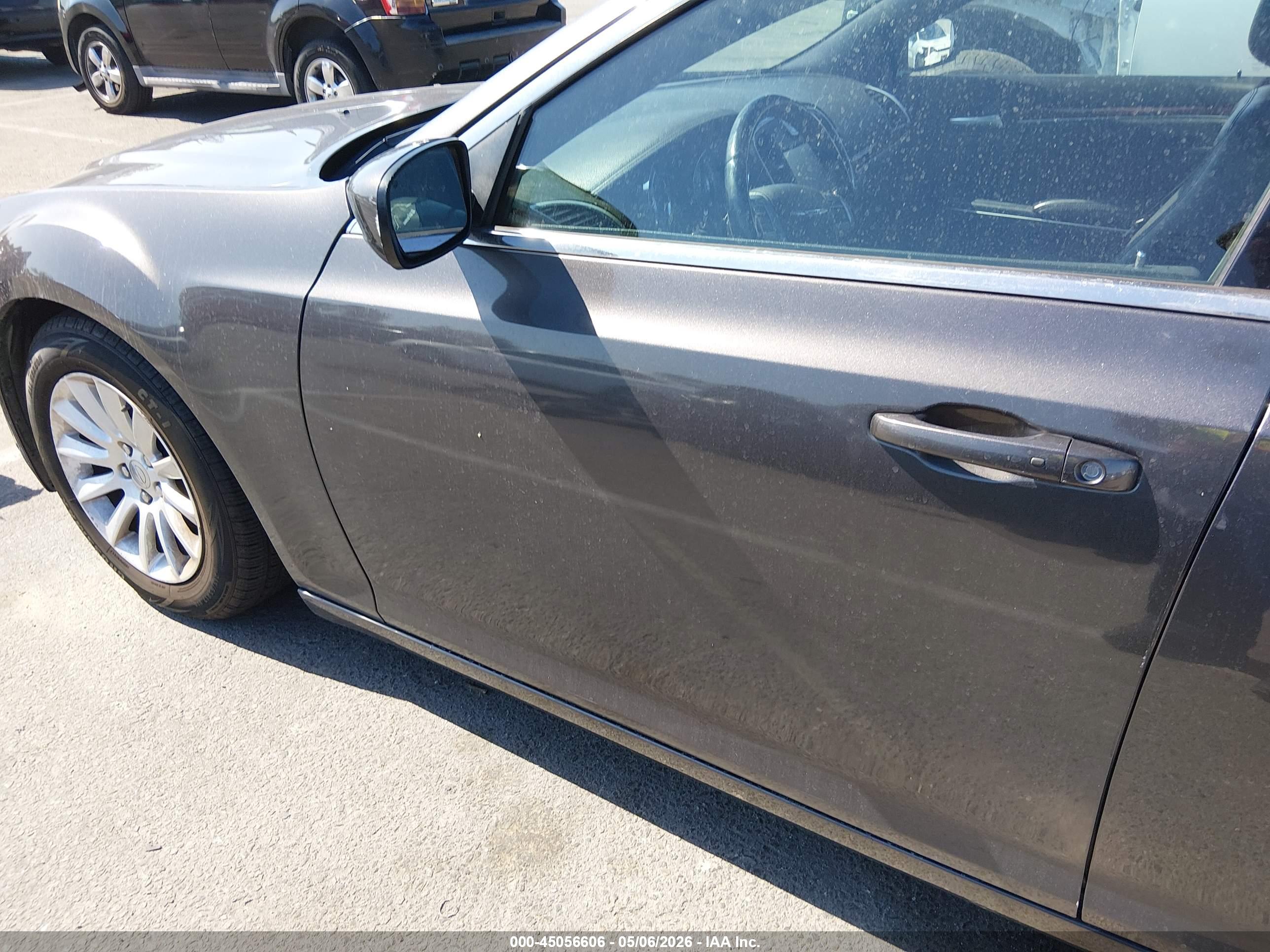 CHRYSLER 300 image 6