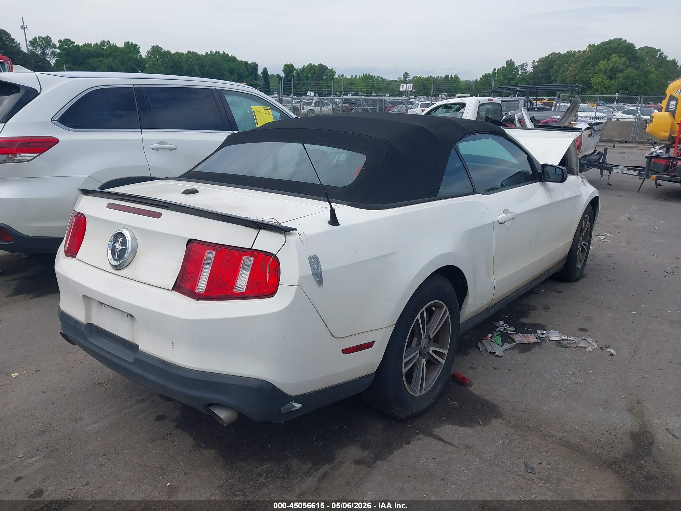 FORD MUSTANG image 4