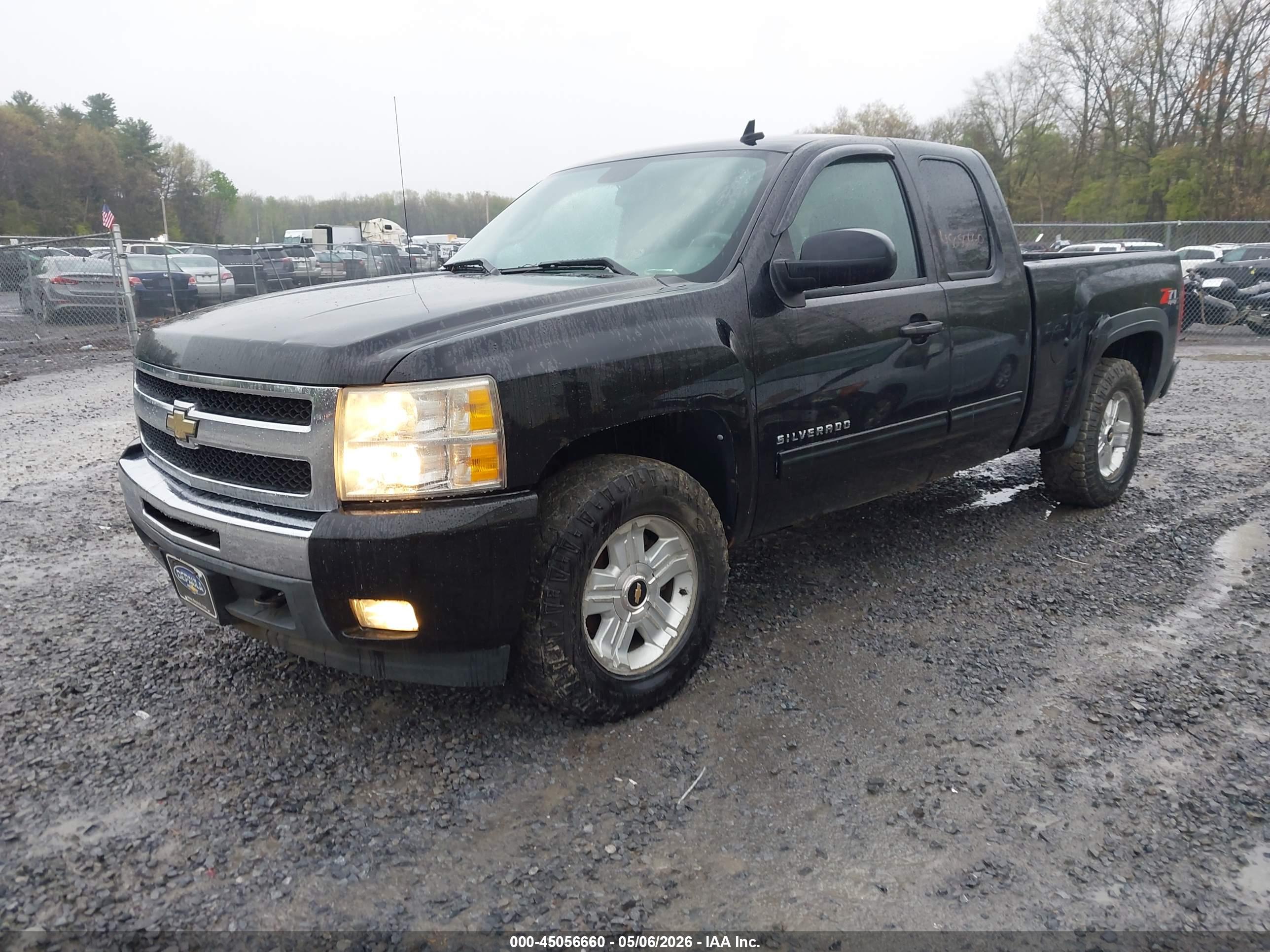 CHEVROLET SILVERADO image 2