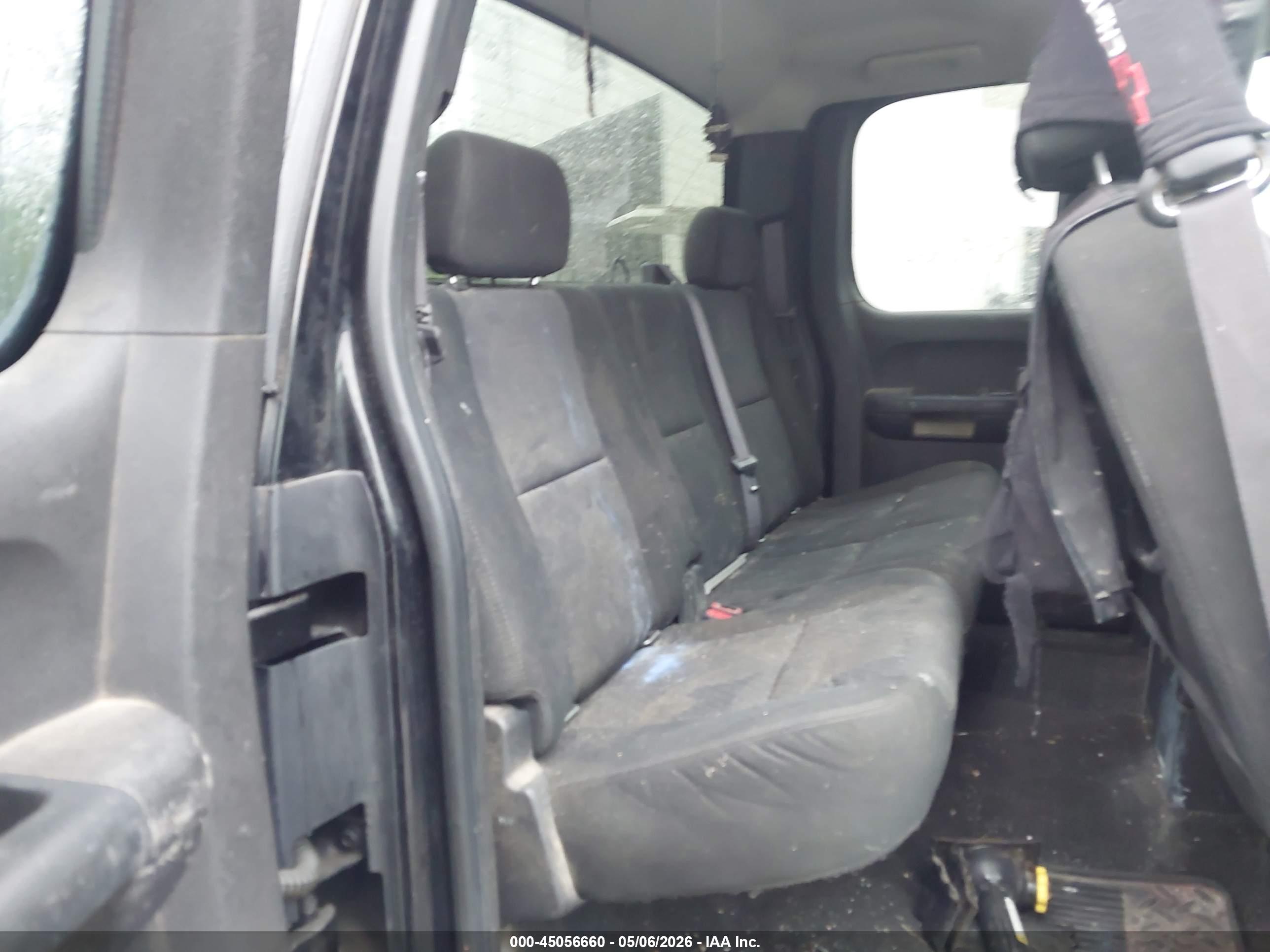 CHEVROLET SILVERADO image 8