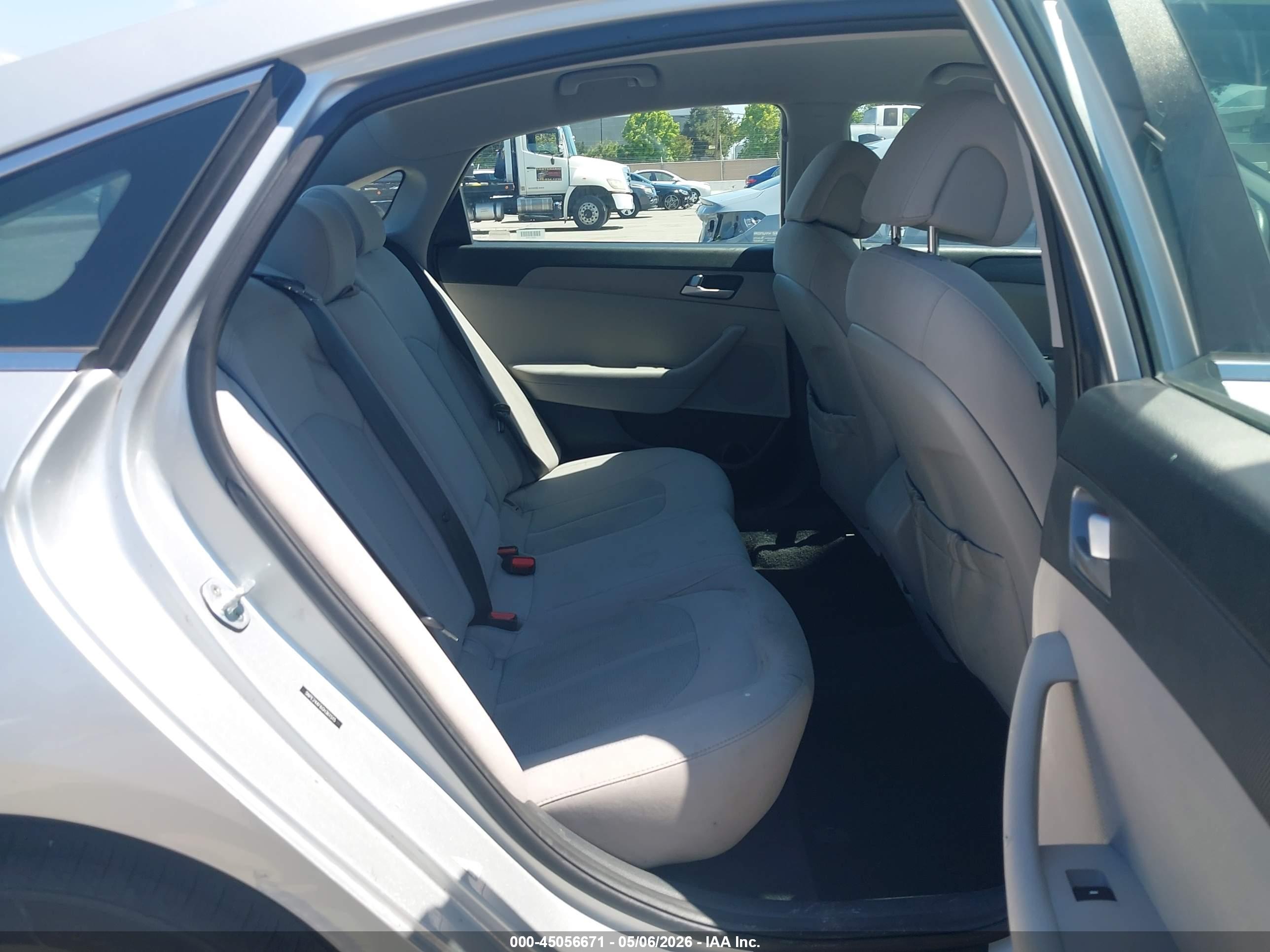 HYUNDAI SONATA image 8