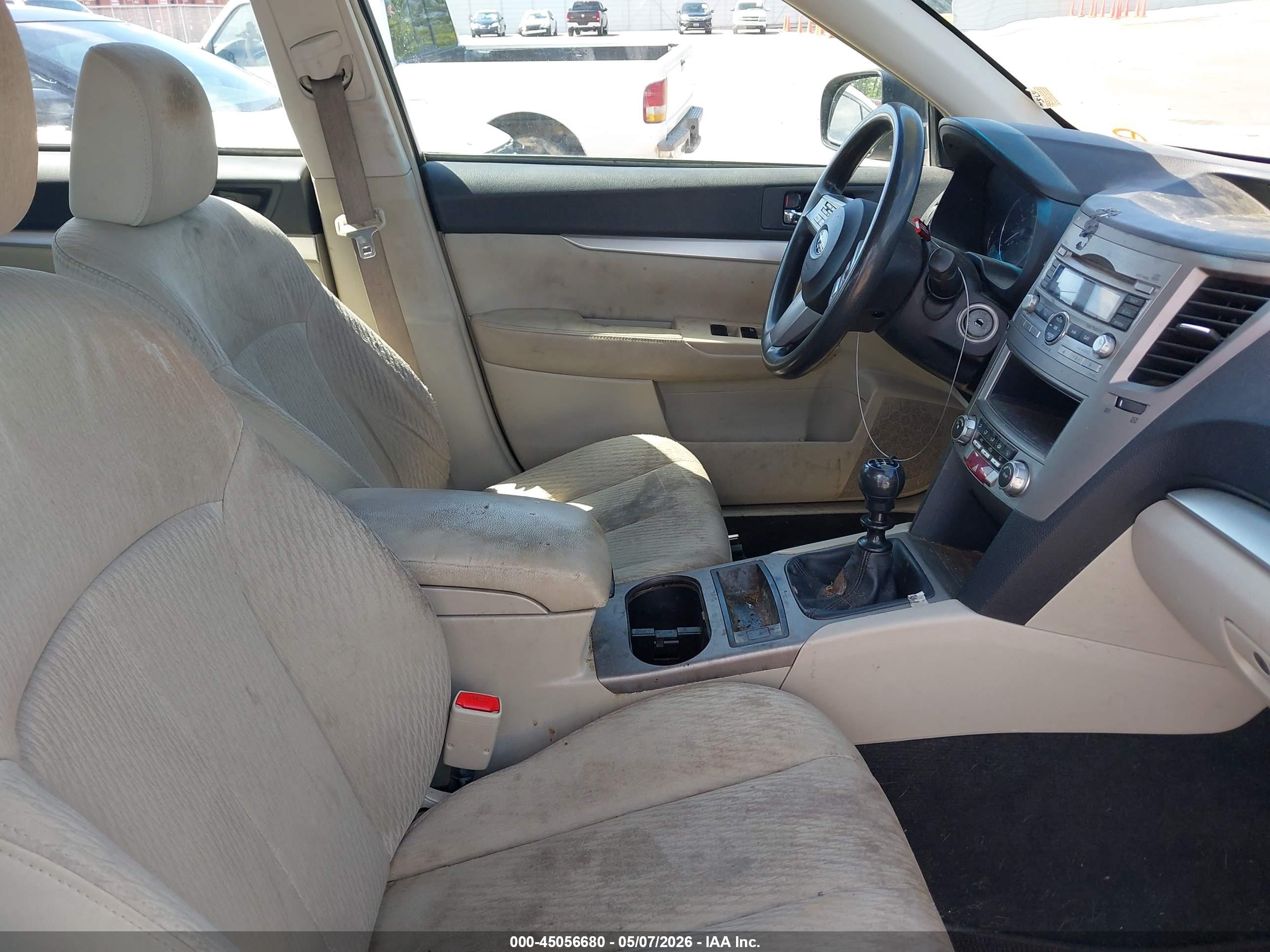 SUBARU OUTBACK image 5