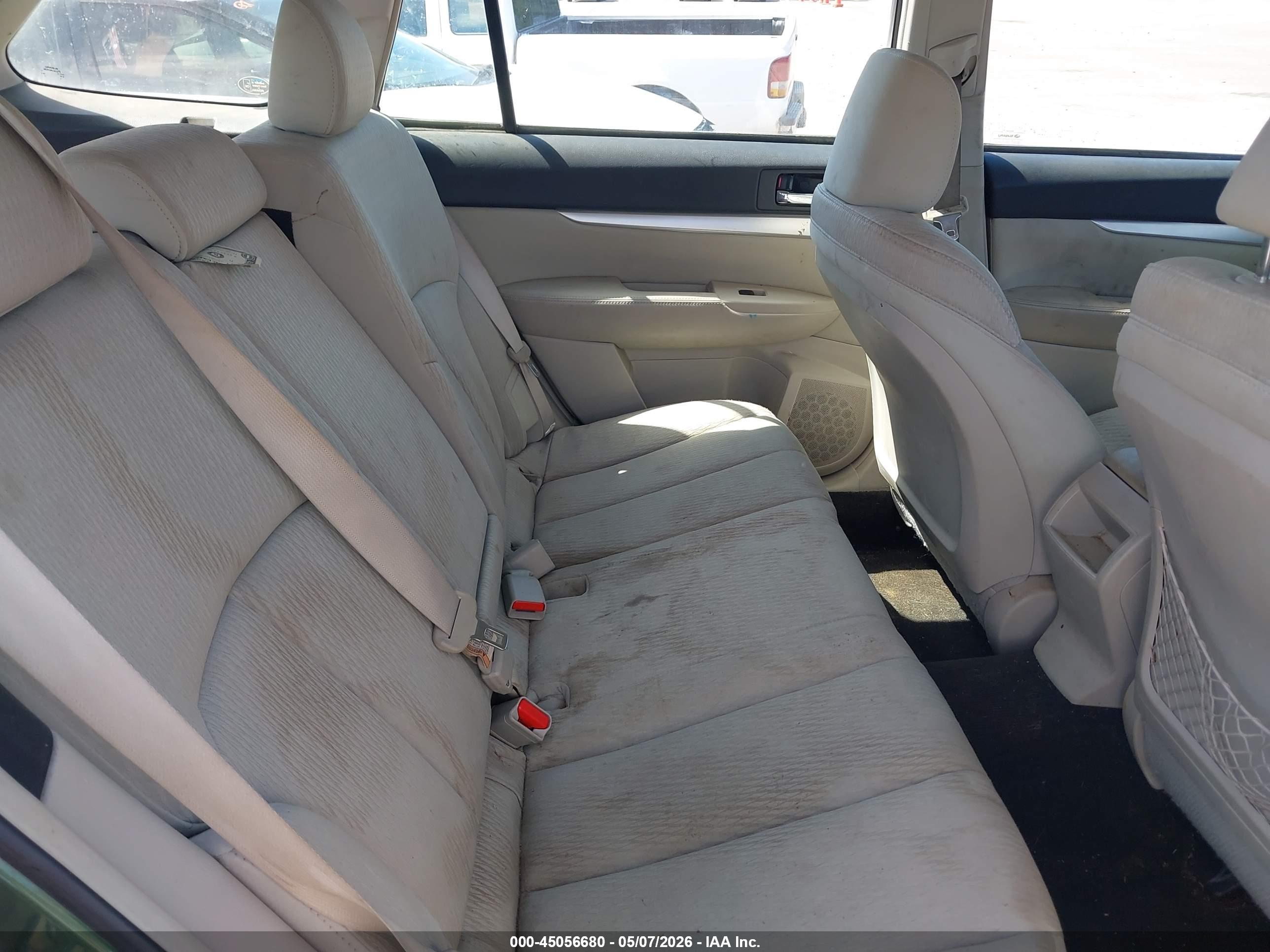 SUBARU OUTBACK image 8