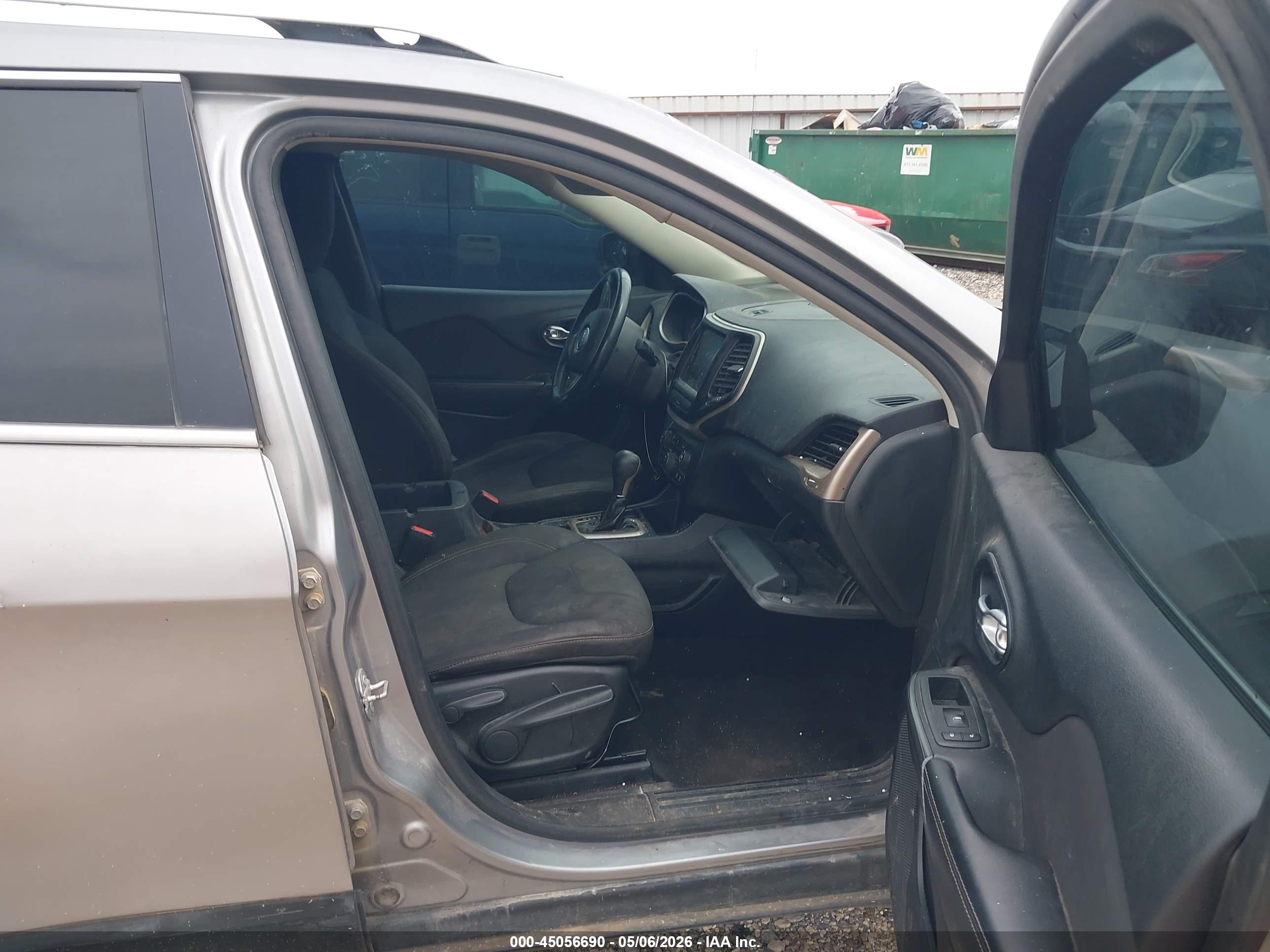 JEEP CHEROKEE image 5
