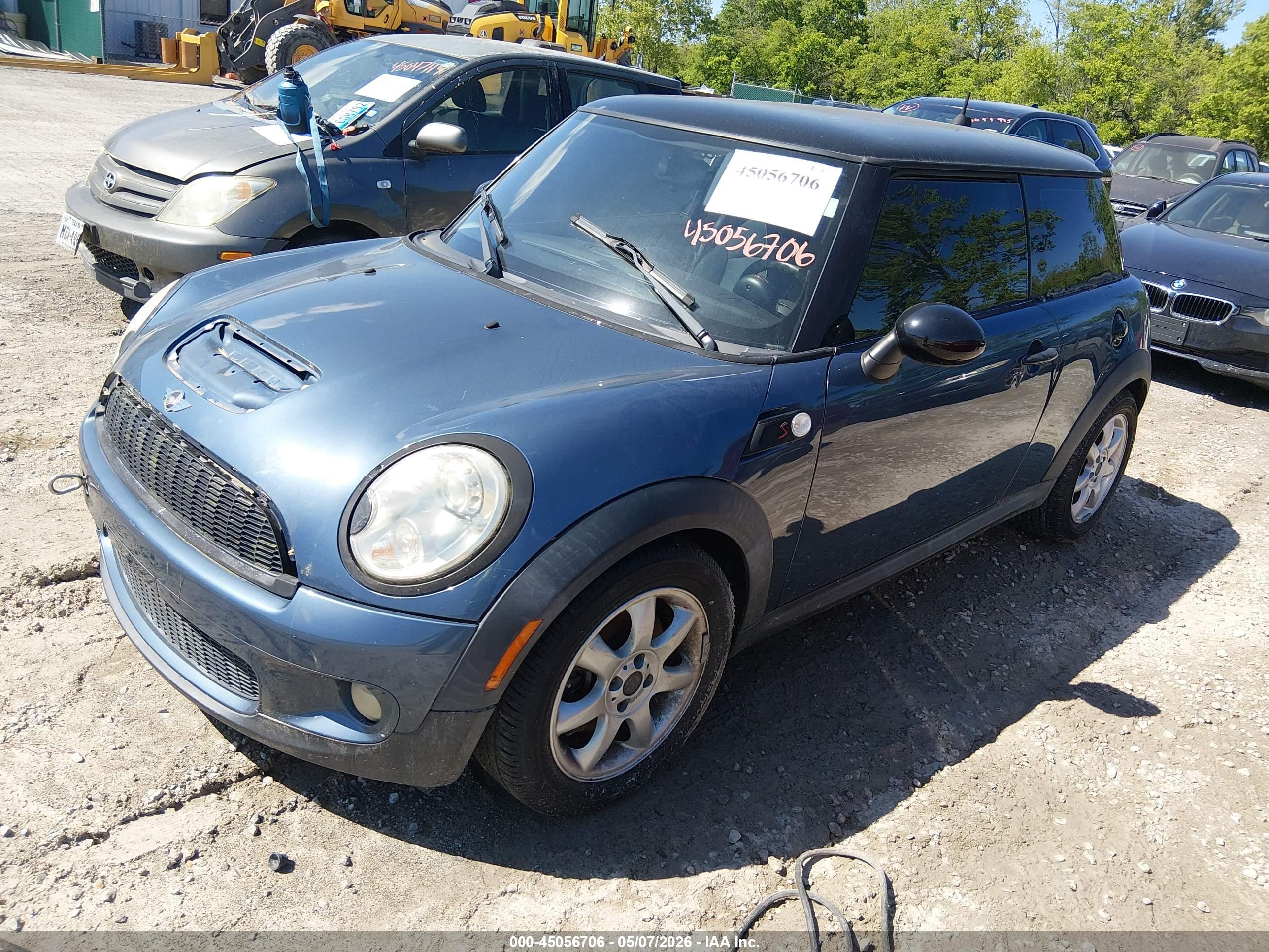 MINI COOPER image 2