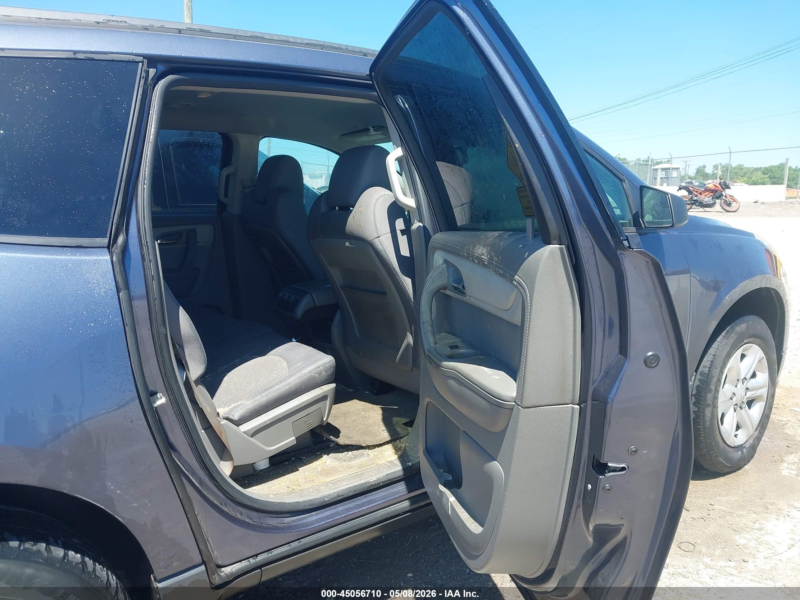 CHEVROLET TRAVERSE image 8