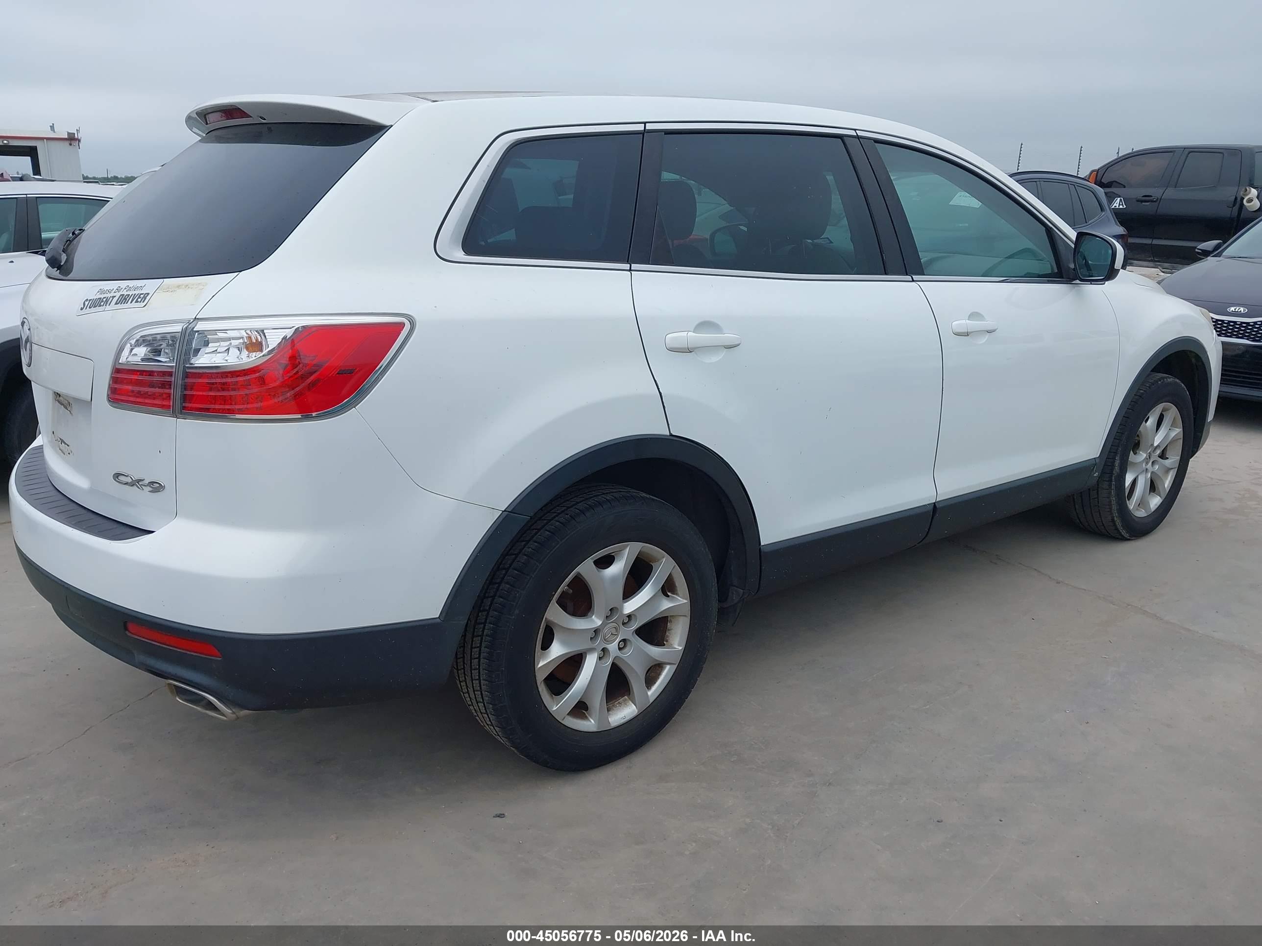 MAZDA CX-9 image 4