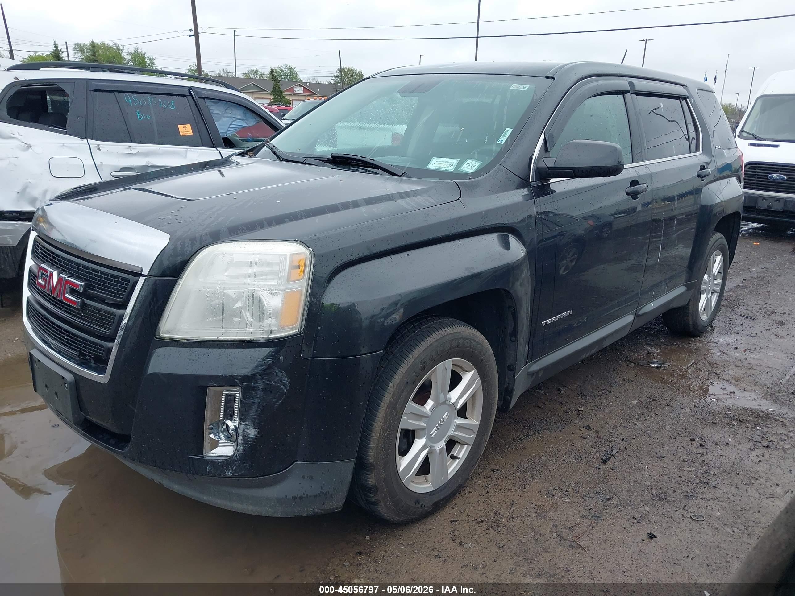 GMC TERRAIN image 2