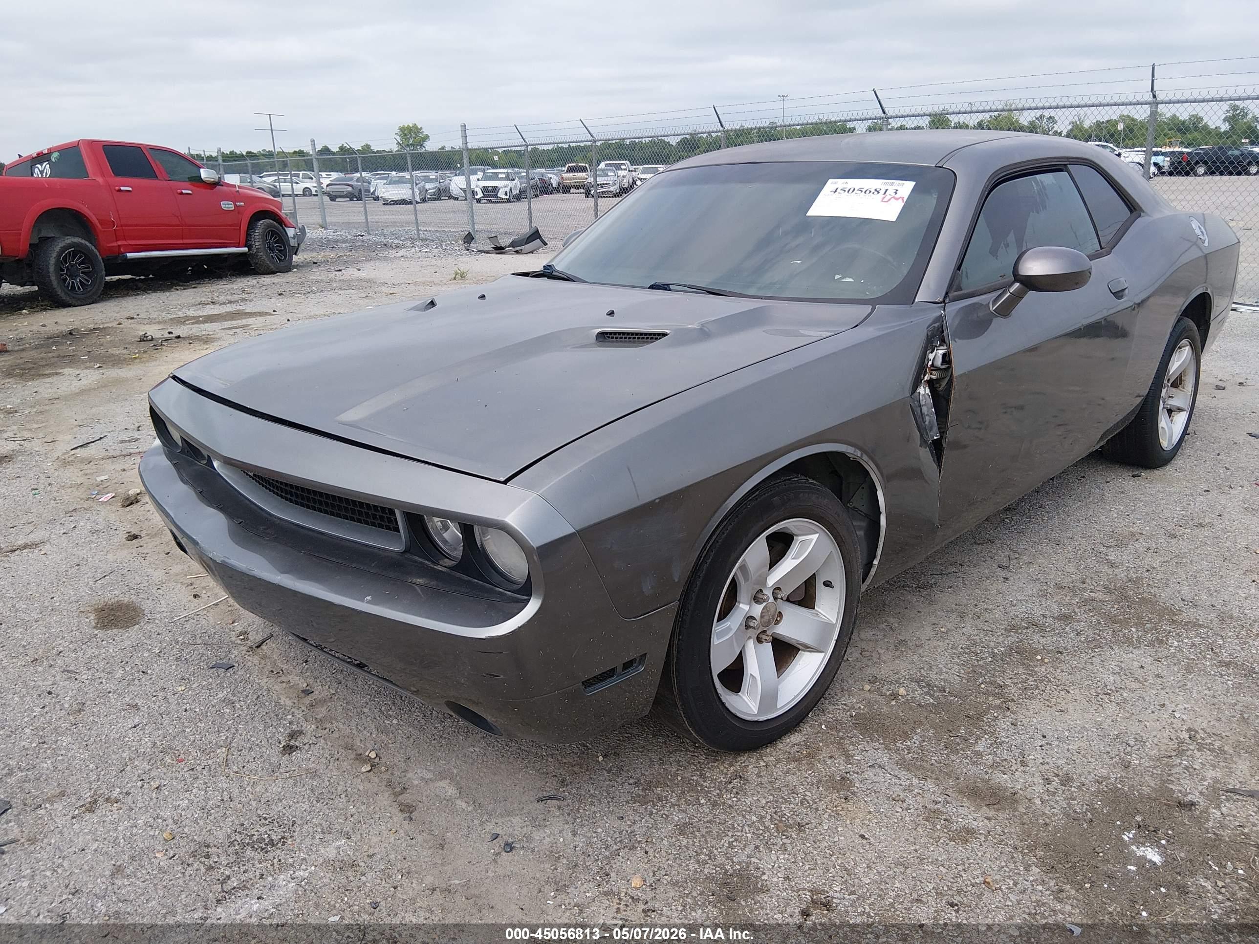 DODGE CHALLENGER image 2