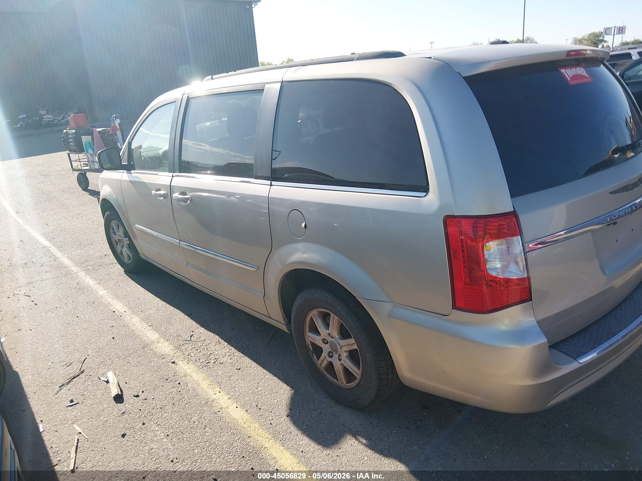 CHRYSLER TOWN image 3