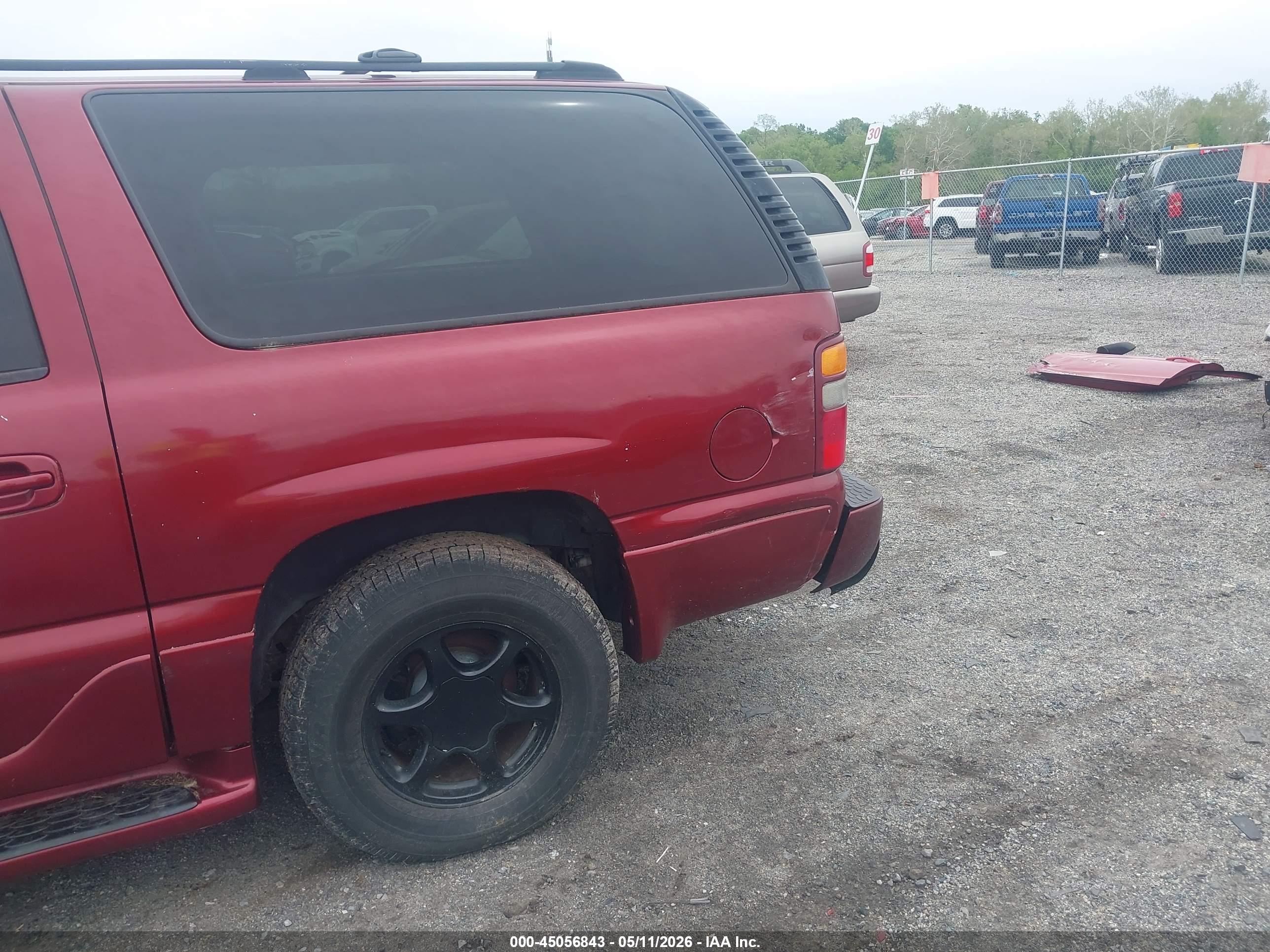 GMC YUKON image 6