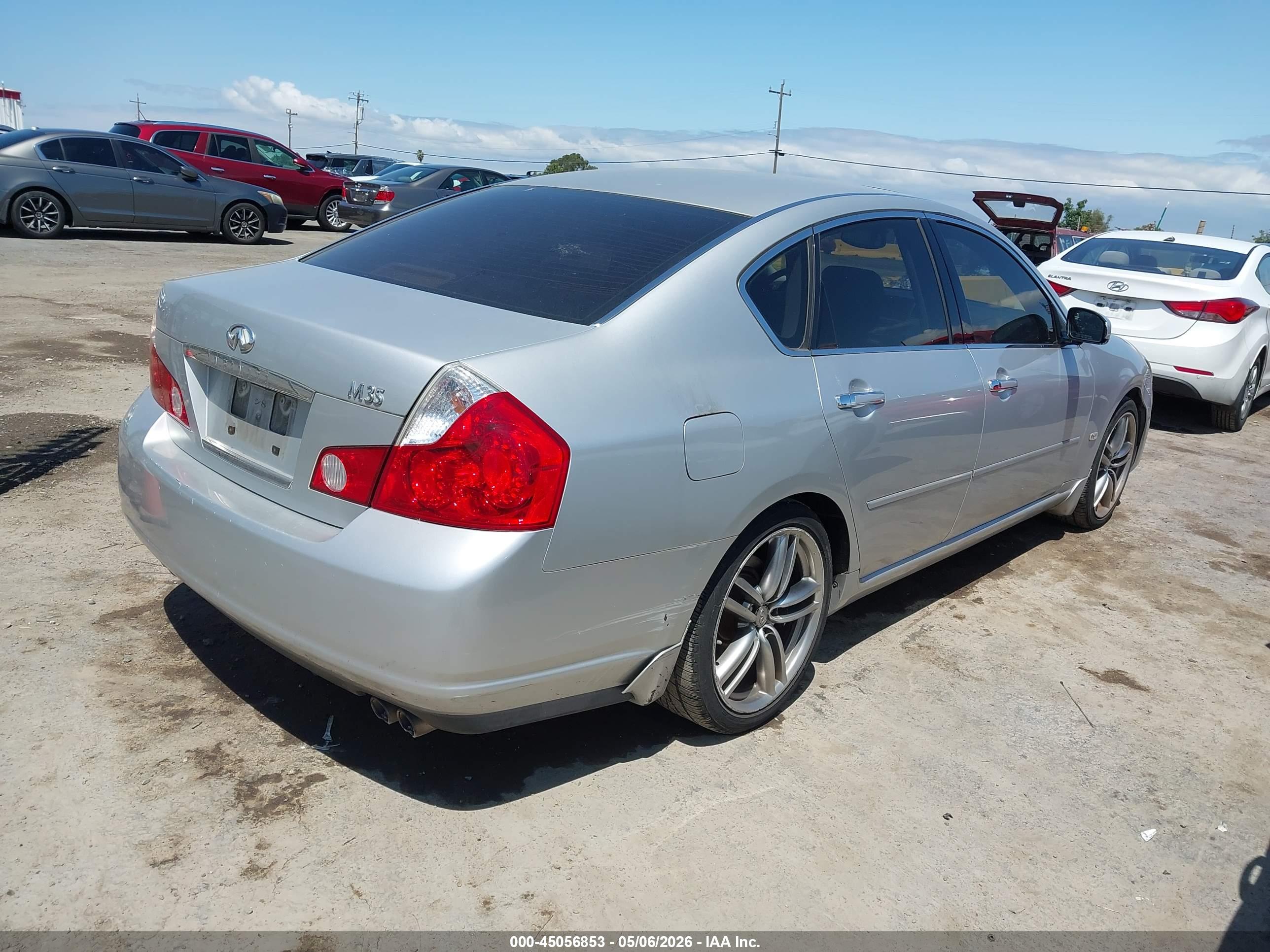 INFINITI M35 image 4