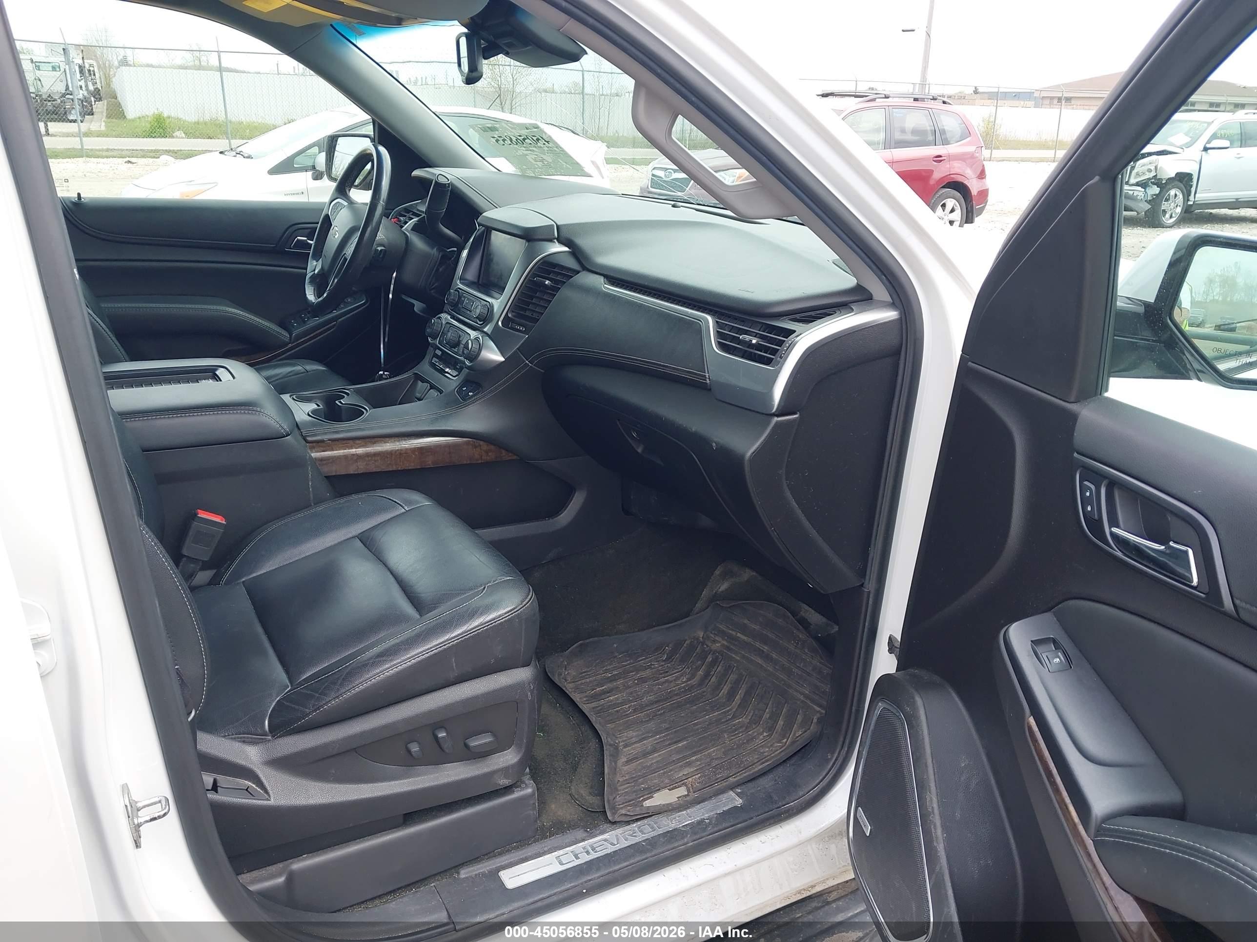 CHEVROLET SUBURBAN image 5