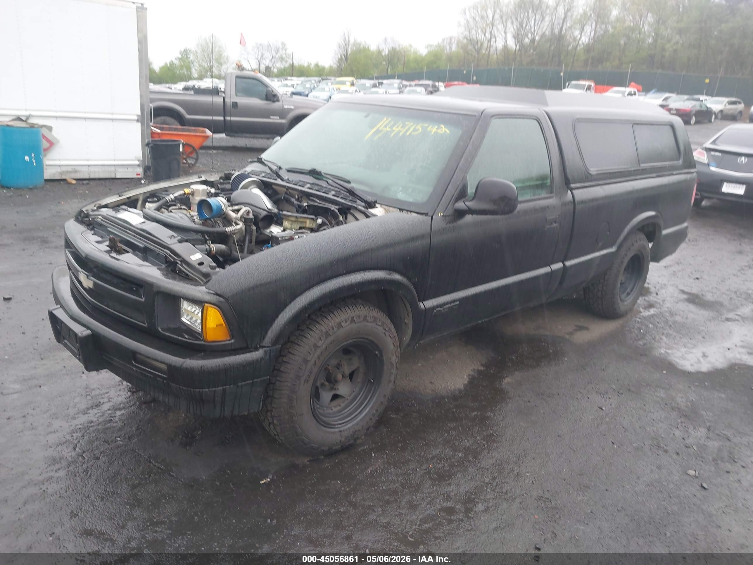 CHEVROLET S-10 image 2