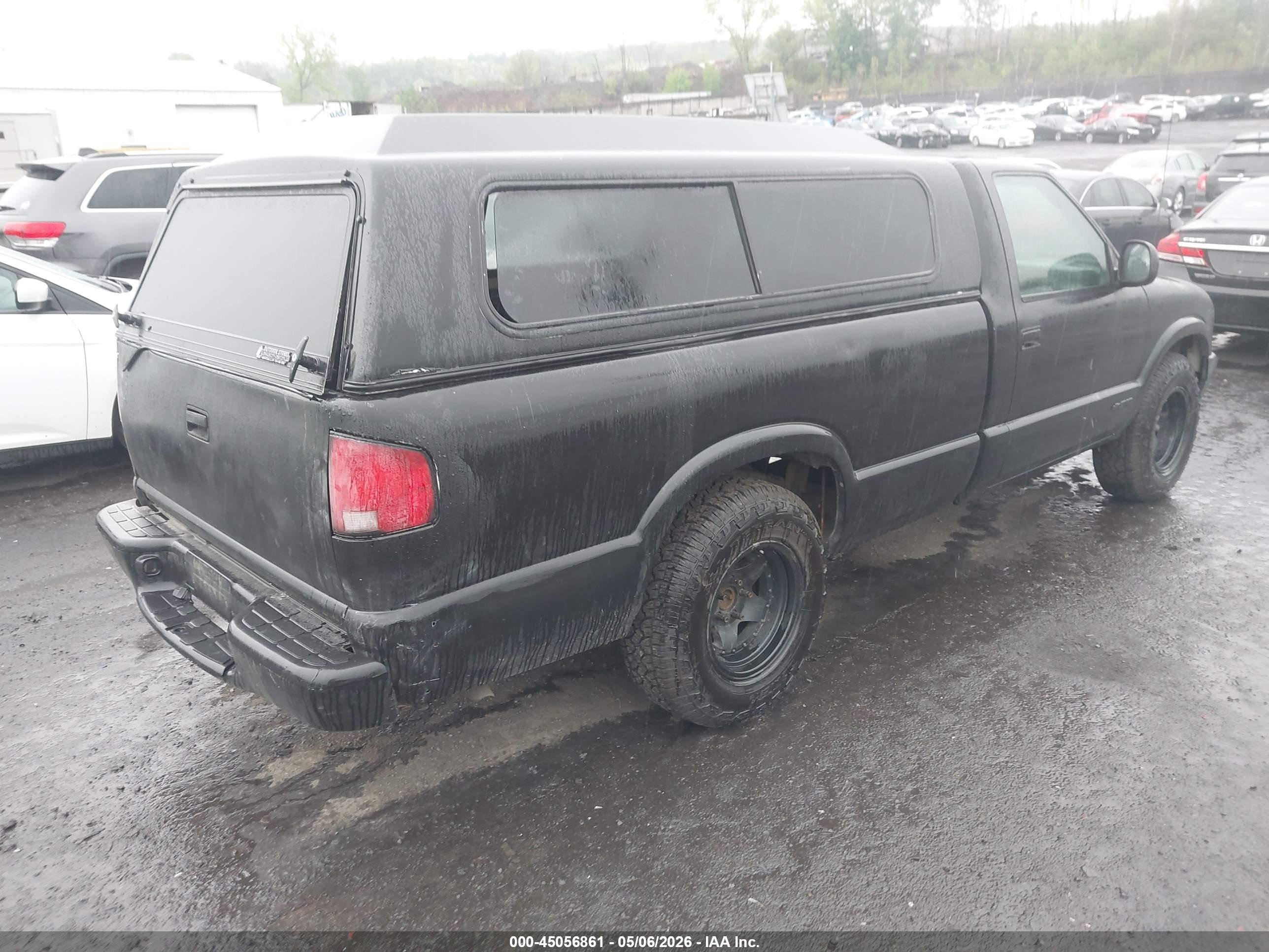 CHEVROLET S-10 image 4