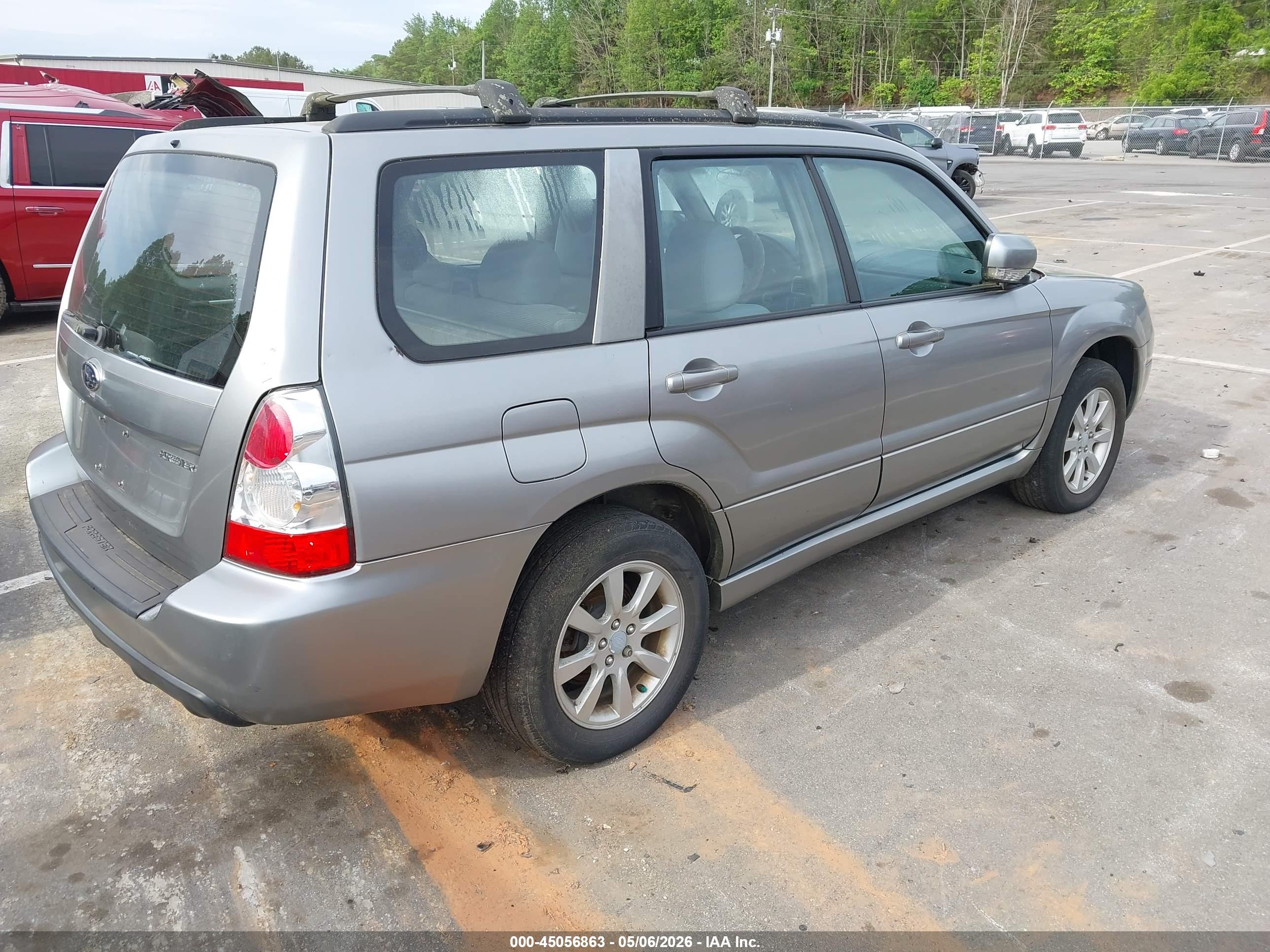 SUBARU FORESTER image 4