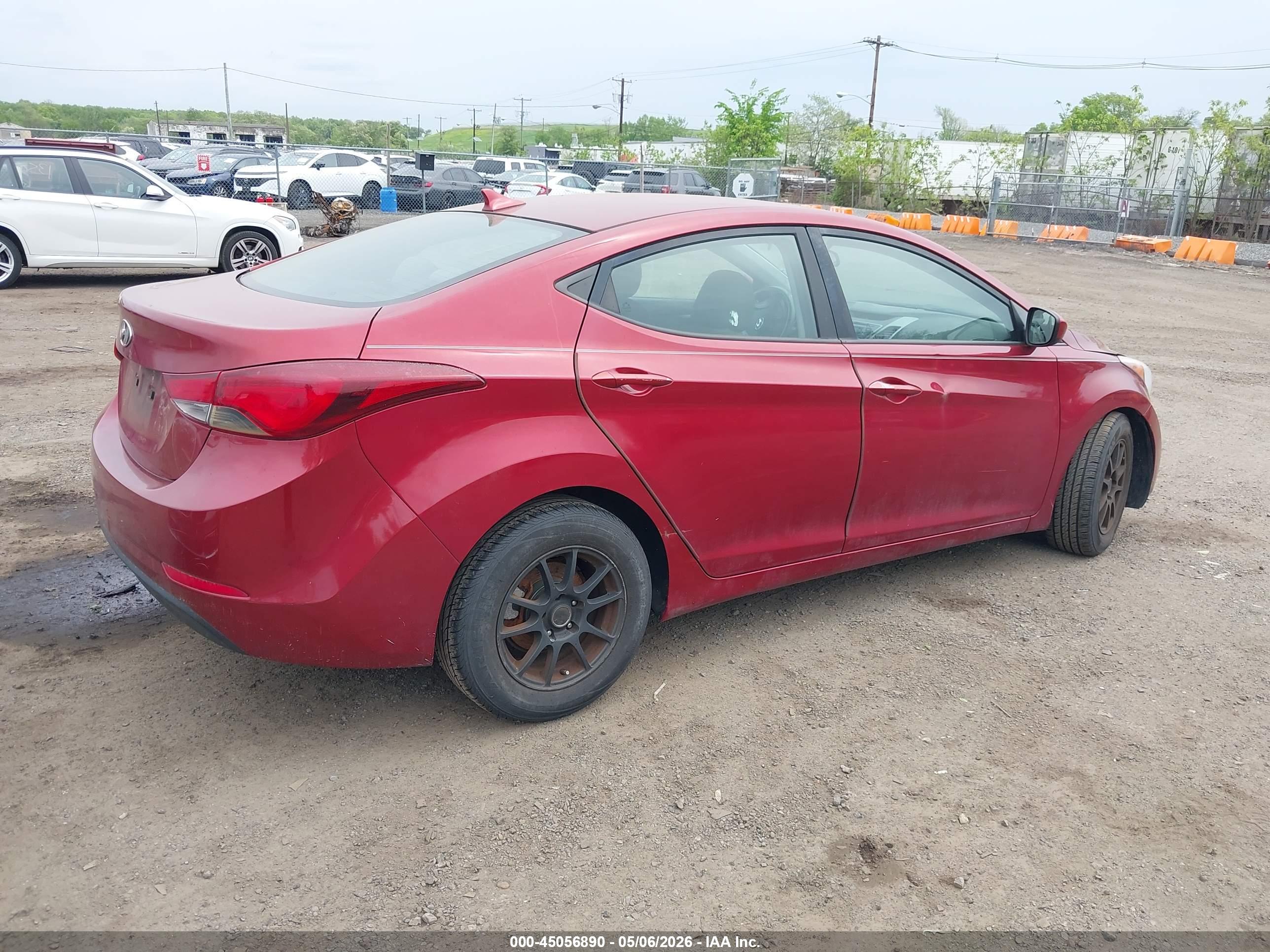HYUNDAI ELANTRA image 4
