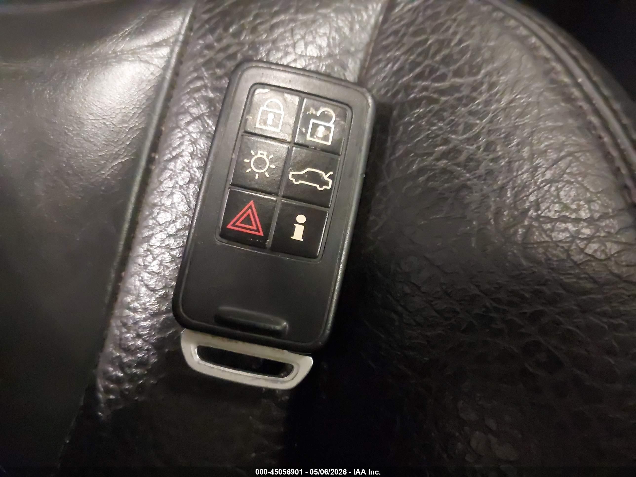 VOLVO S60 image 11