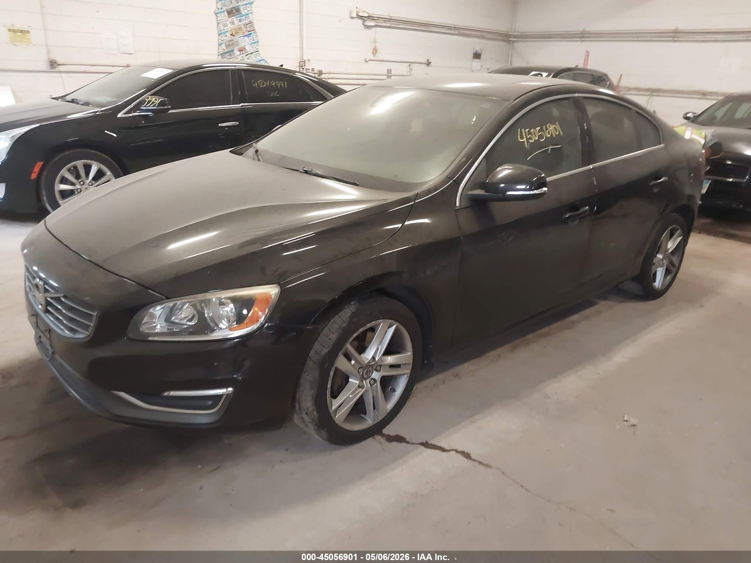 VOLVO S60 image 2