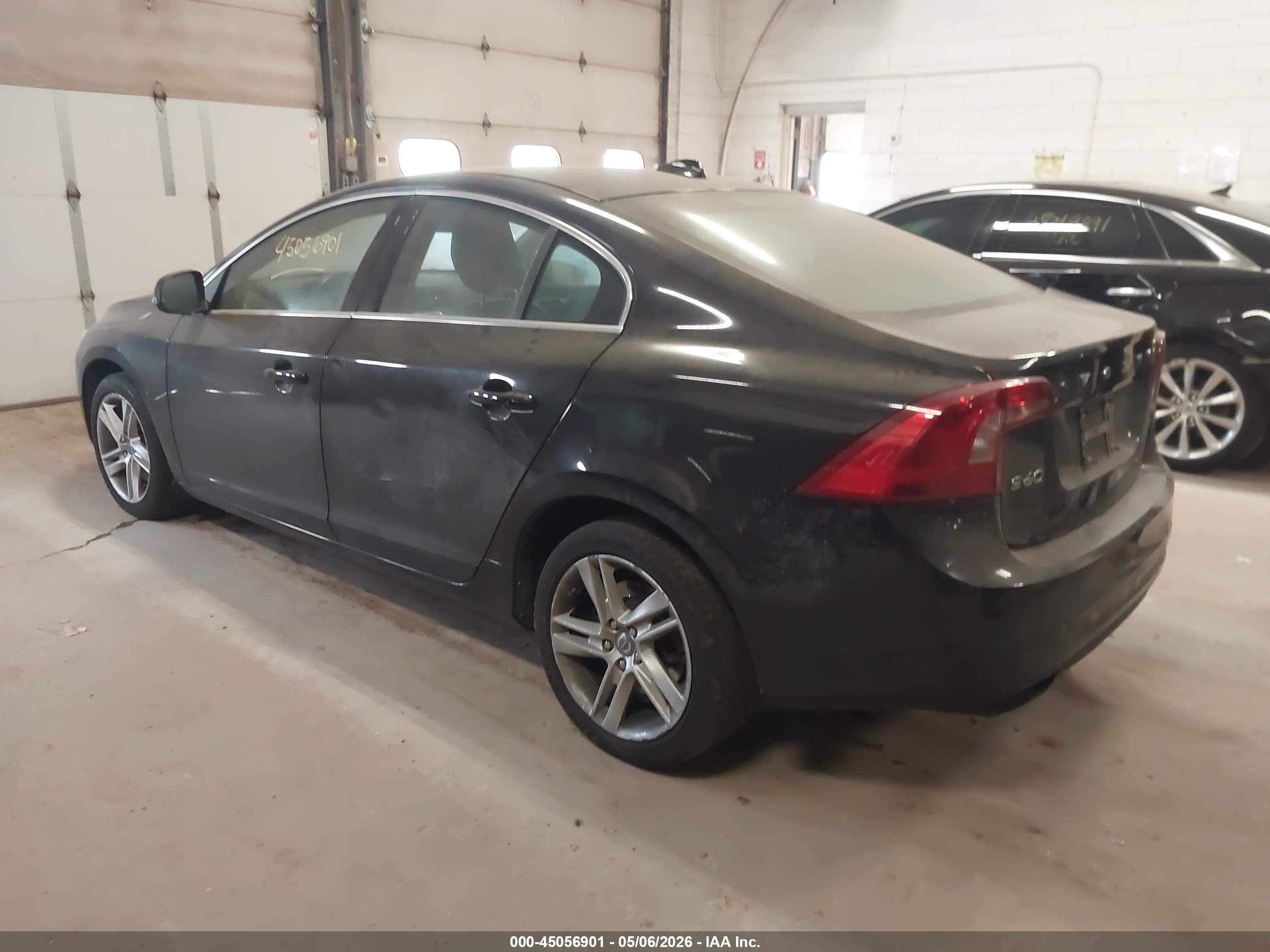 VOLVO S60 image 3