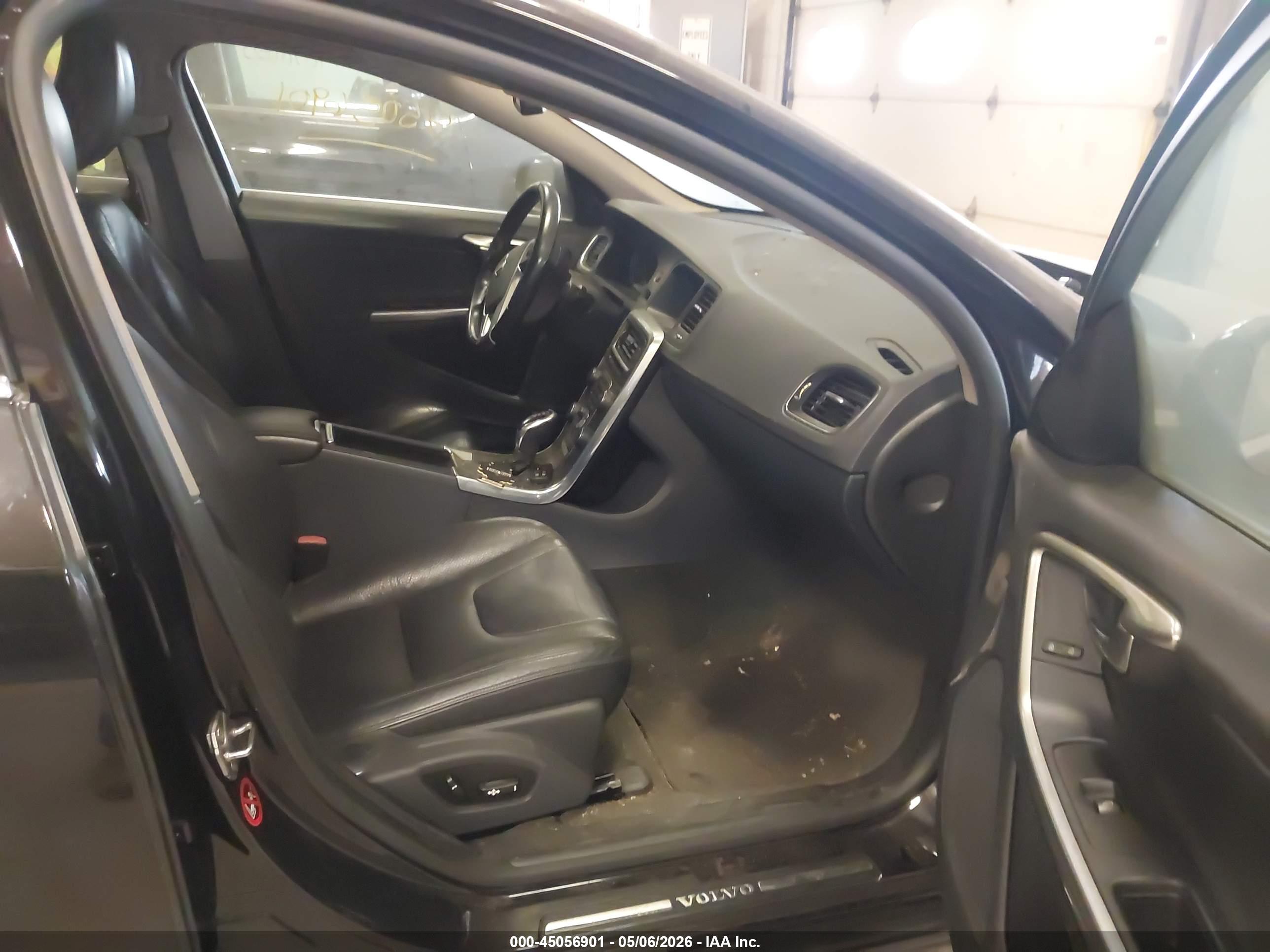 VOLVO S60 image 5