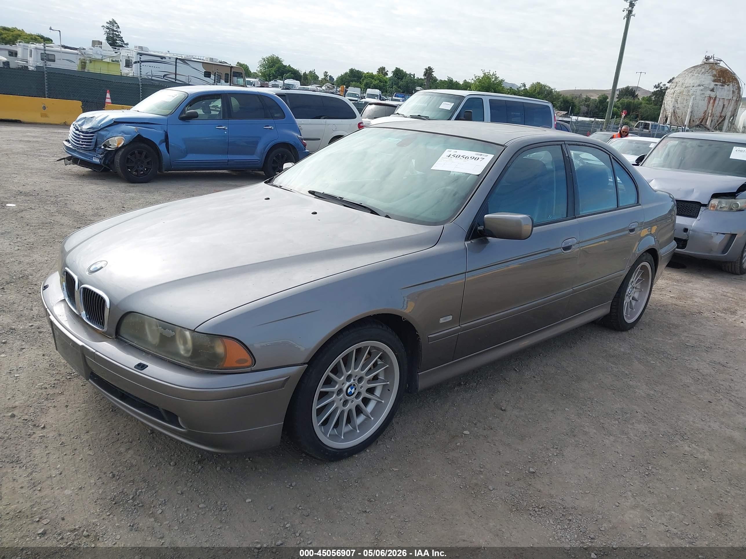 BMW 540IA image 2