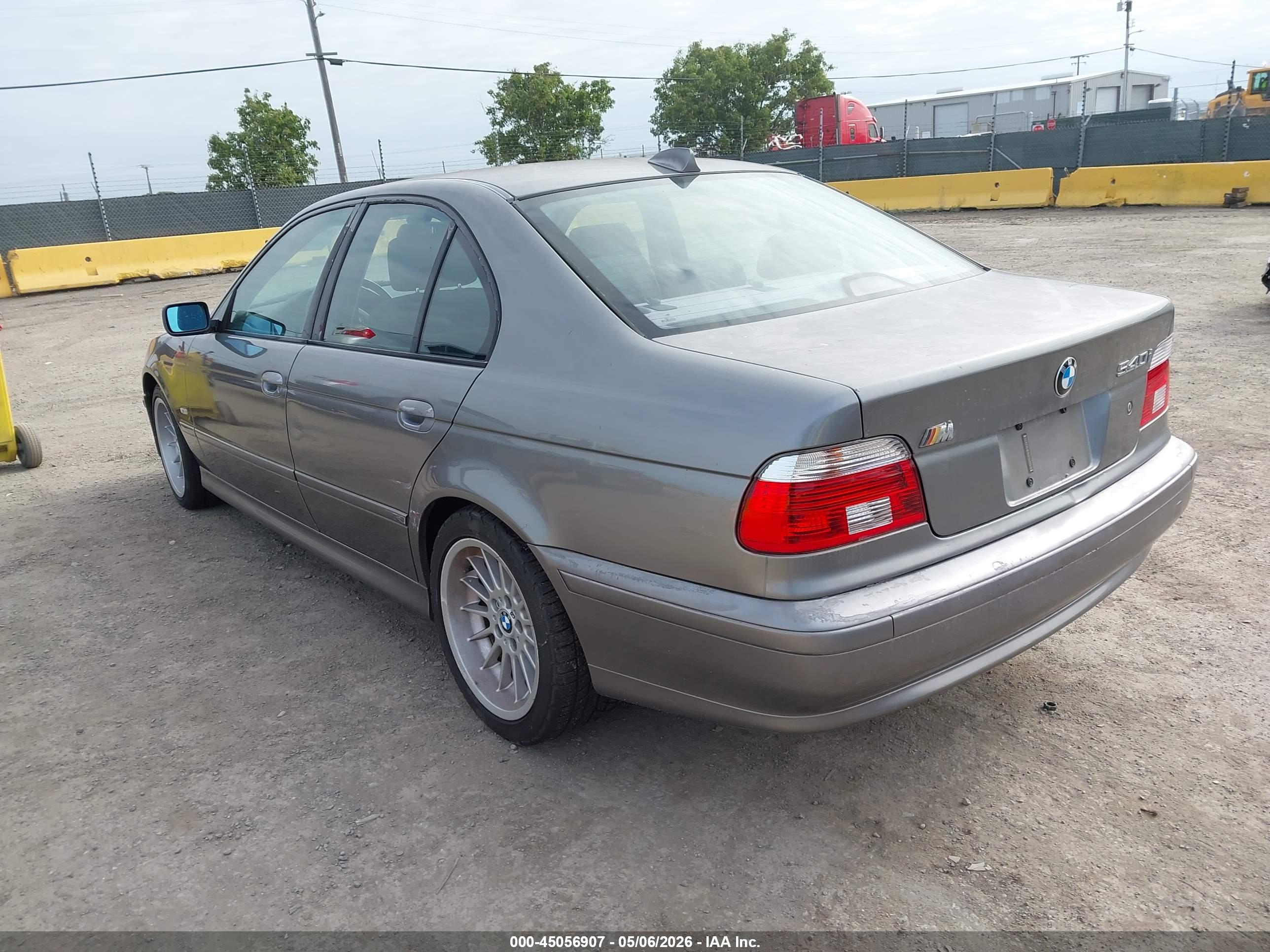 BMW 540IA image 3