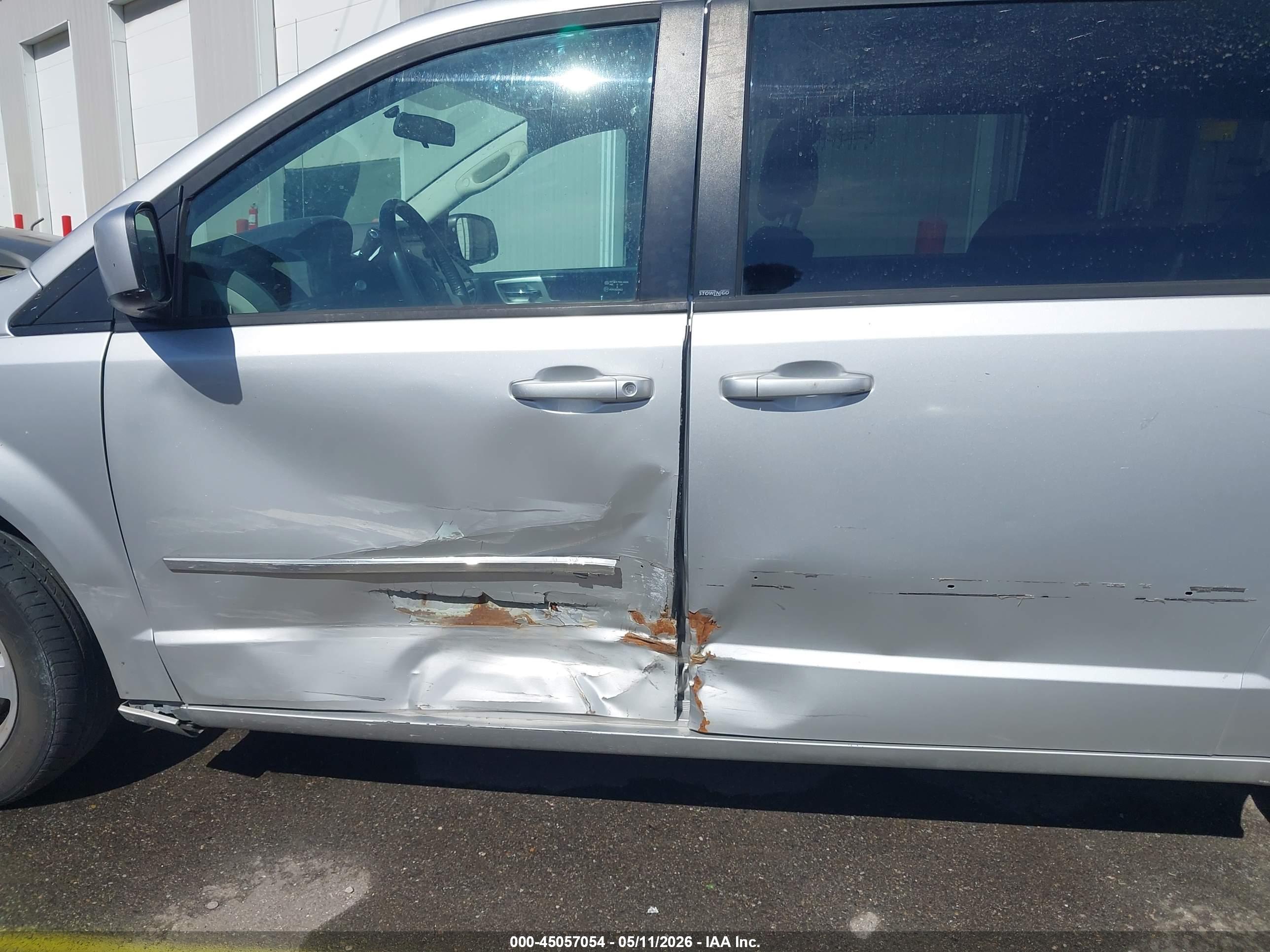 DODGE GRAND image 6