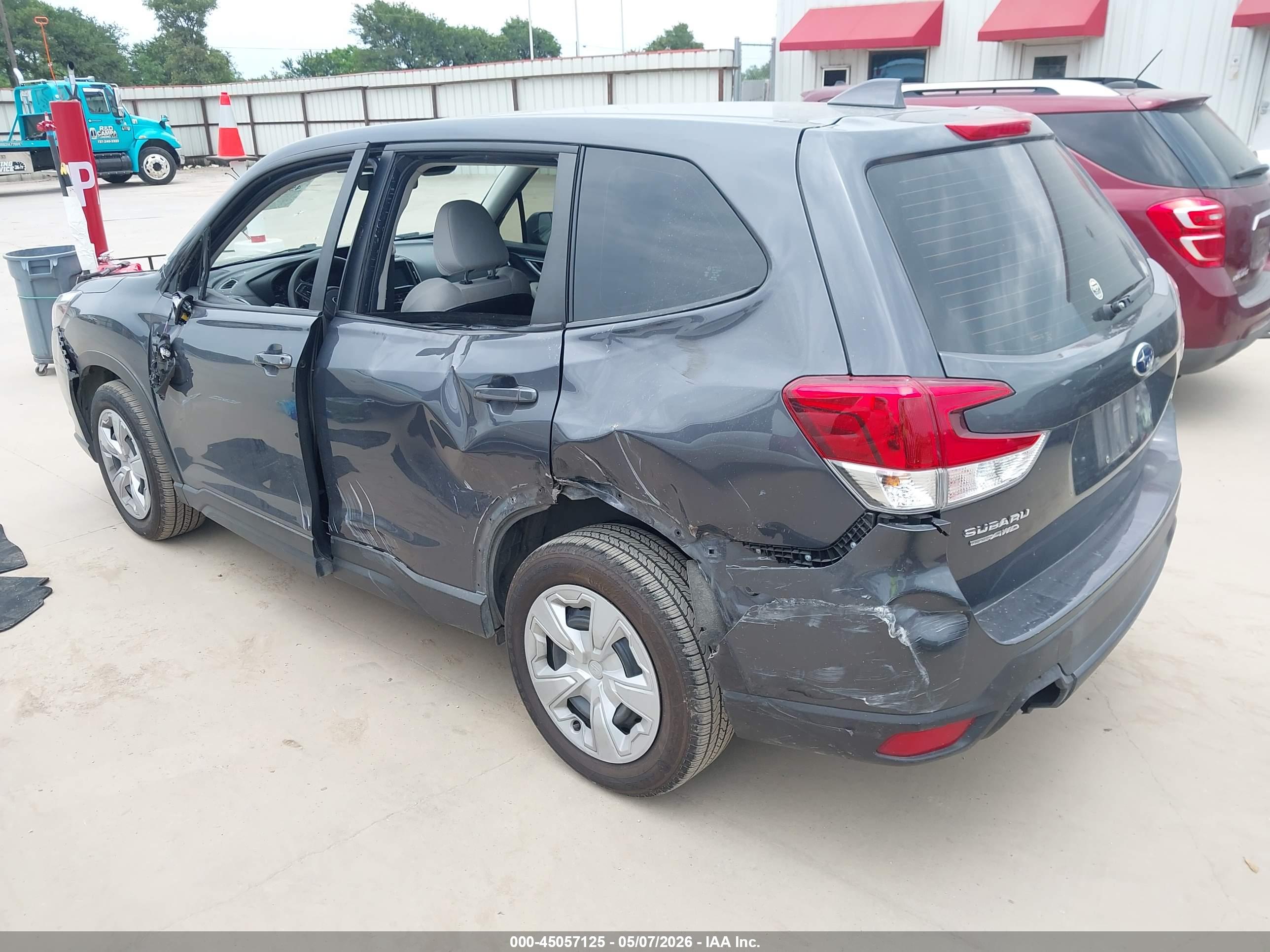 SUBARU FORESTER image 3