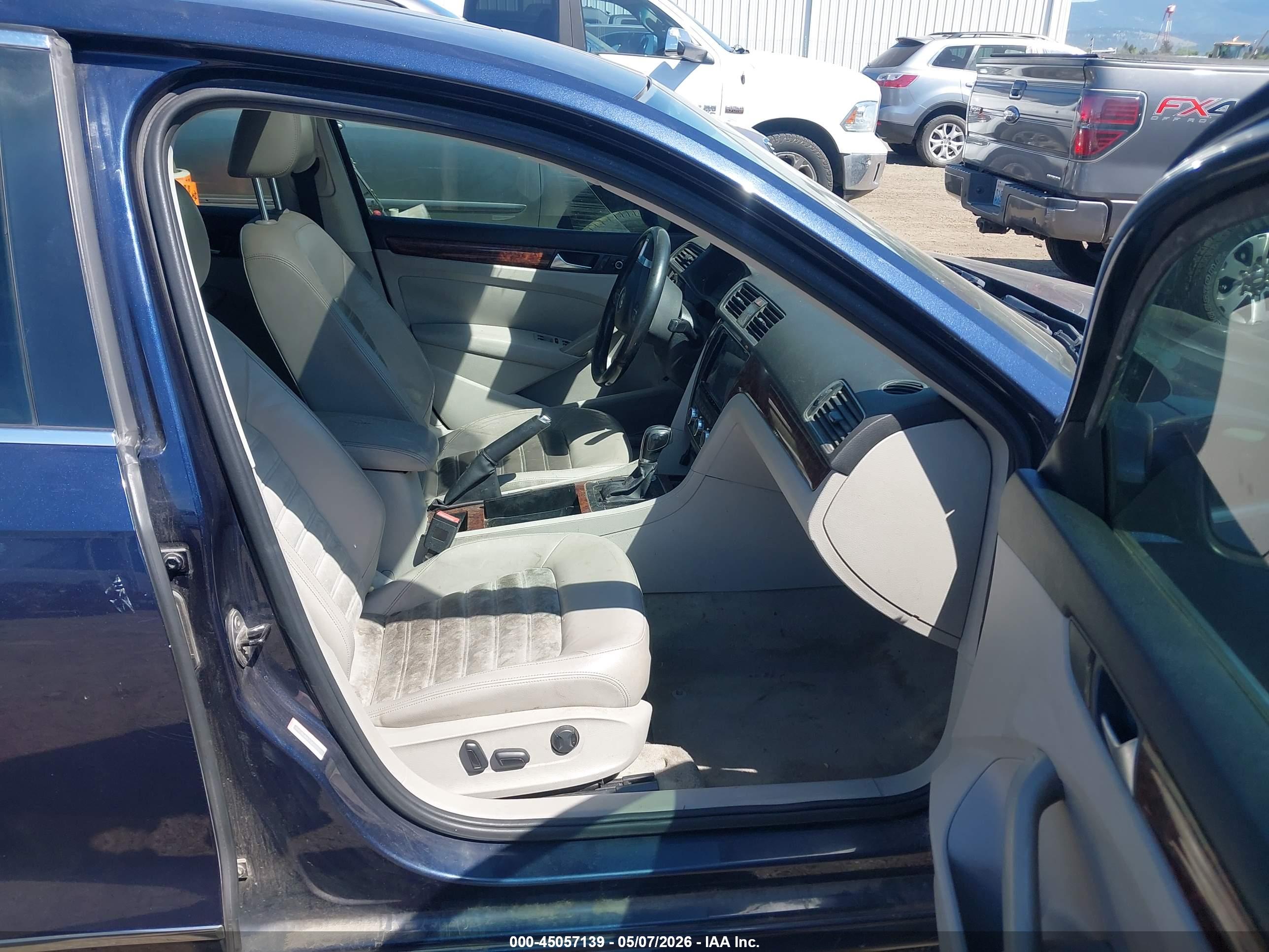 VOLKSWAGEN PASSAT image 5