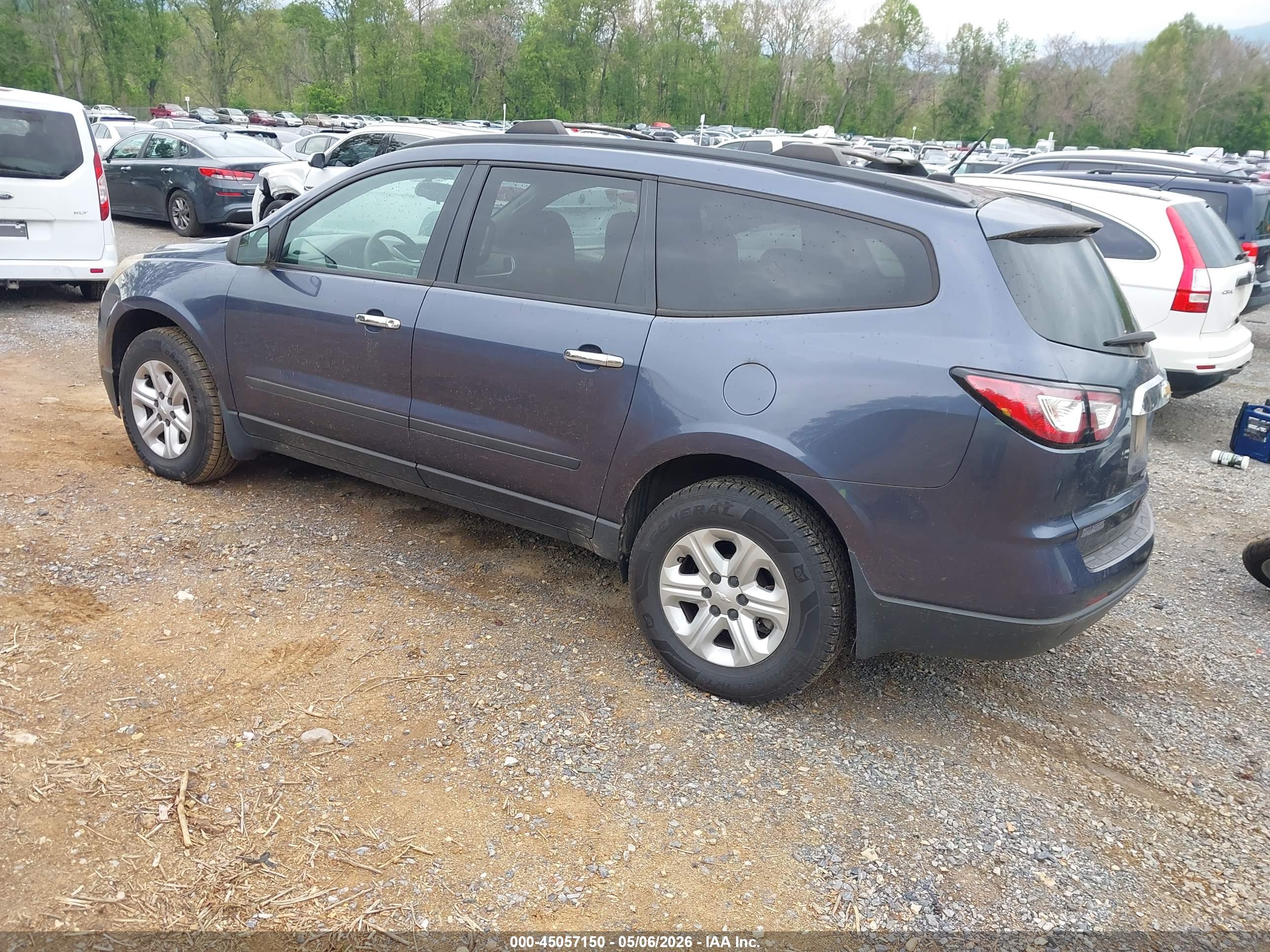 CHEVROLET TRAVERSE image 3