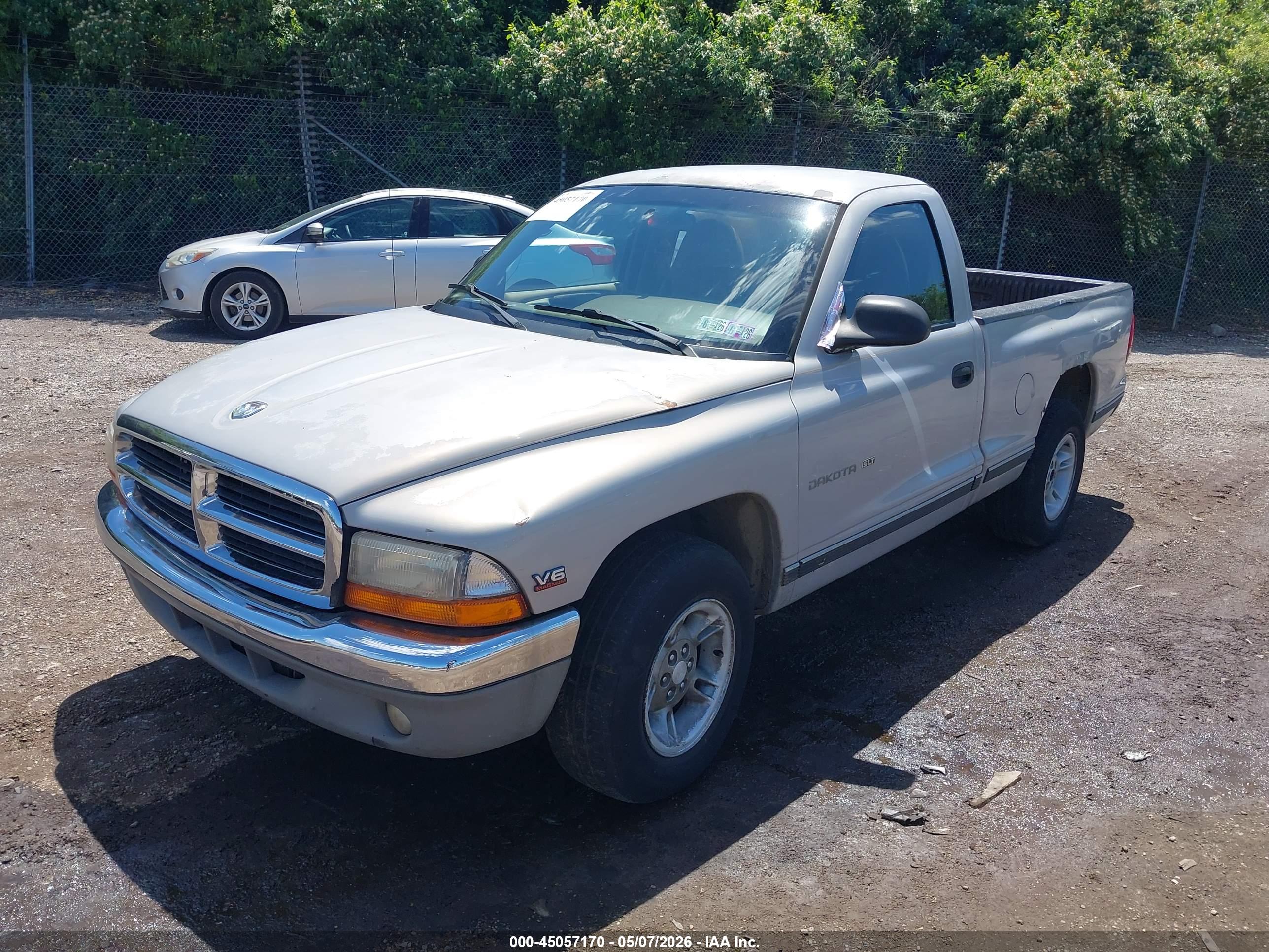 DODGE DAKOTA image 2