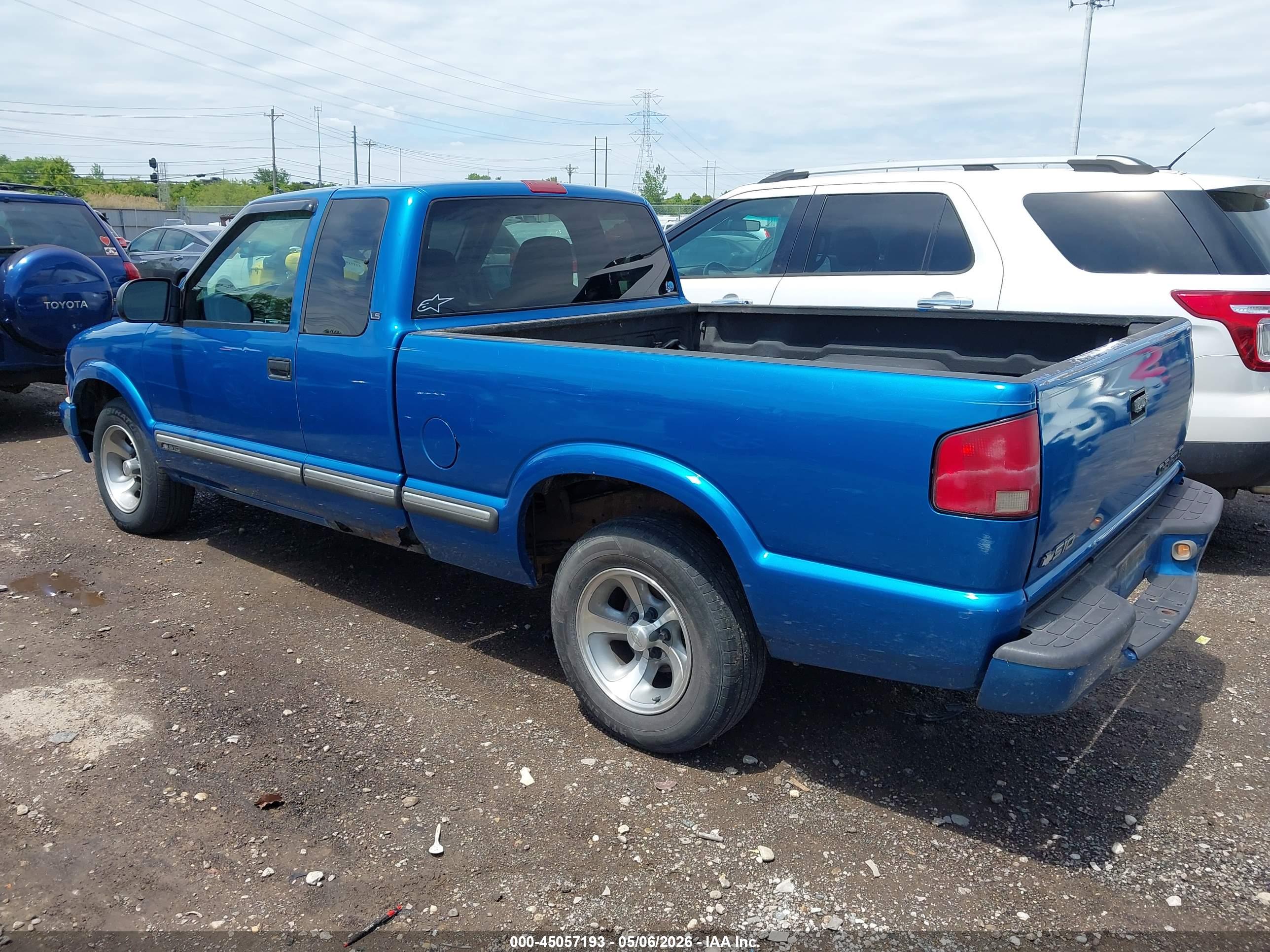 CHEVROLET S-10 image 3