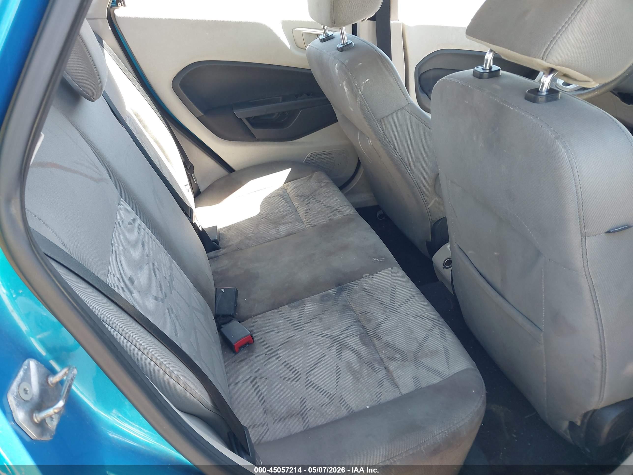 FORD FIESTA image 8