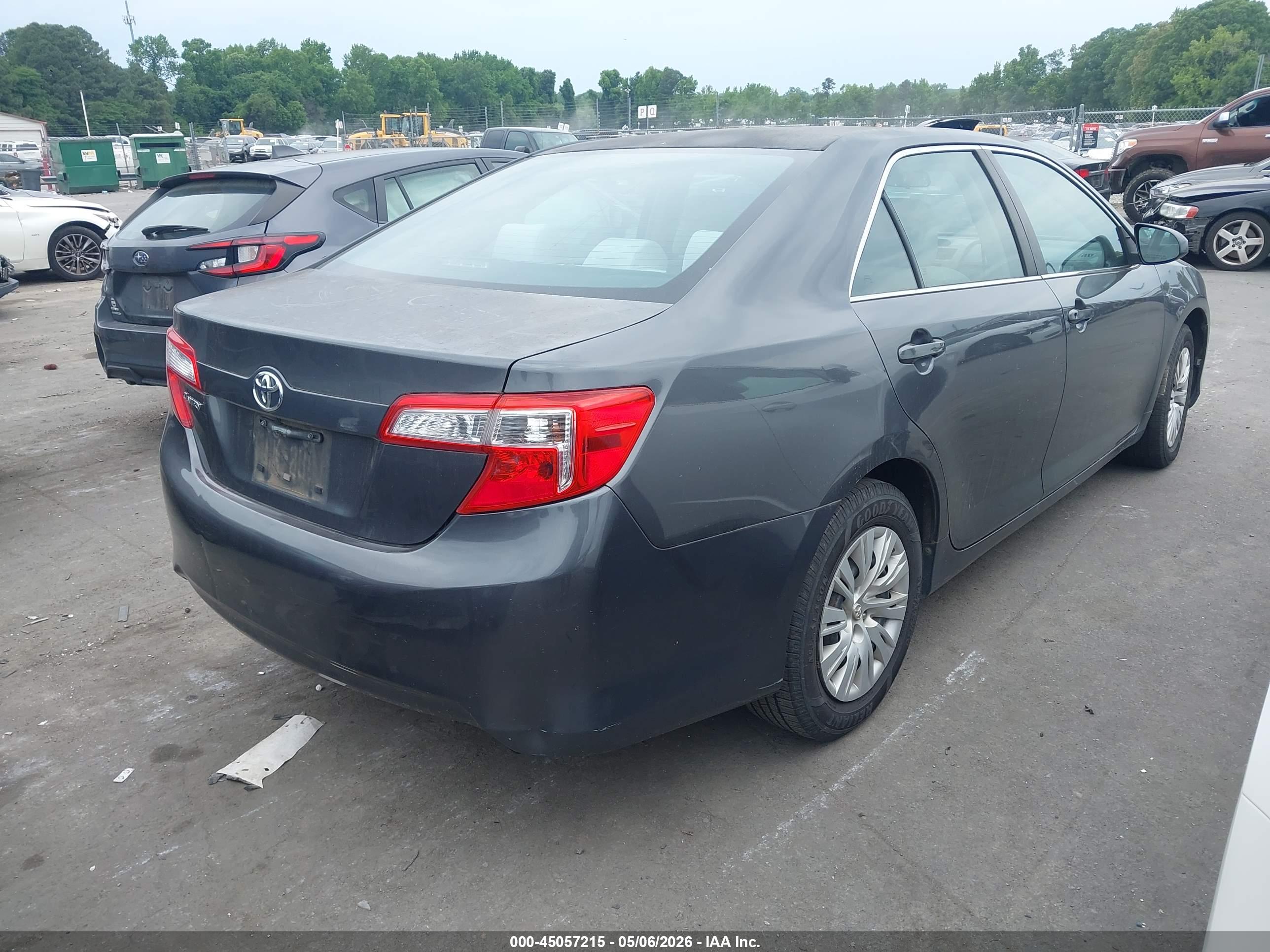 TOYOTA CAMRY image 4