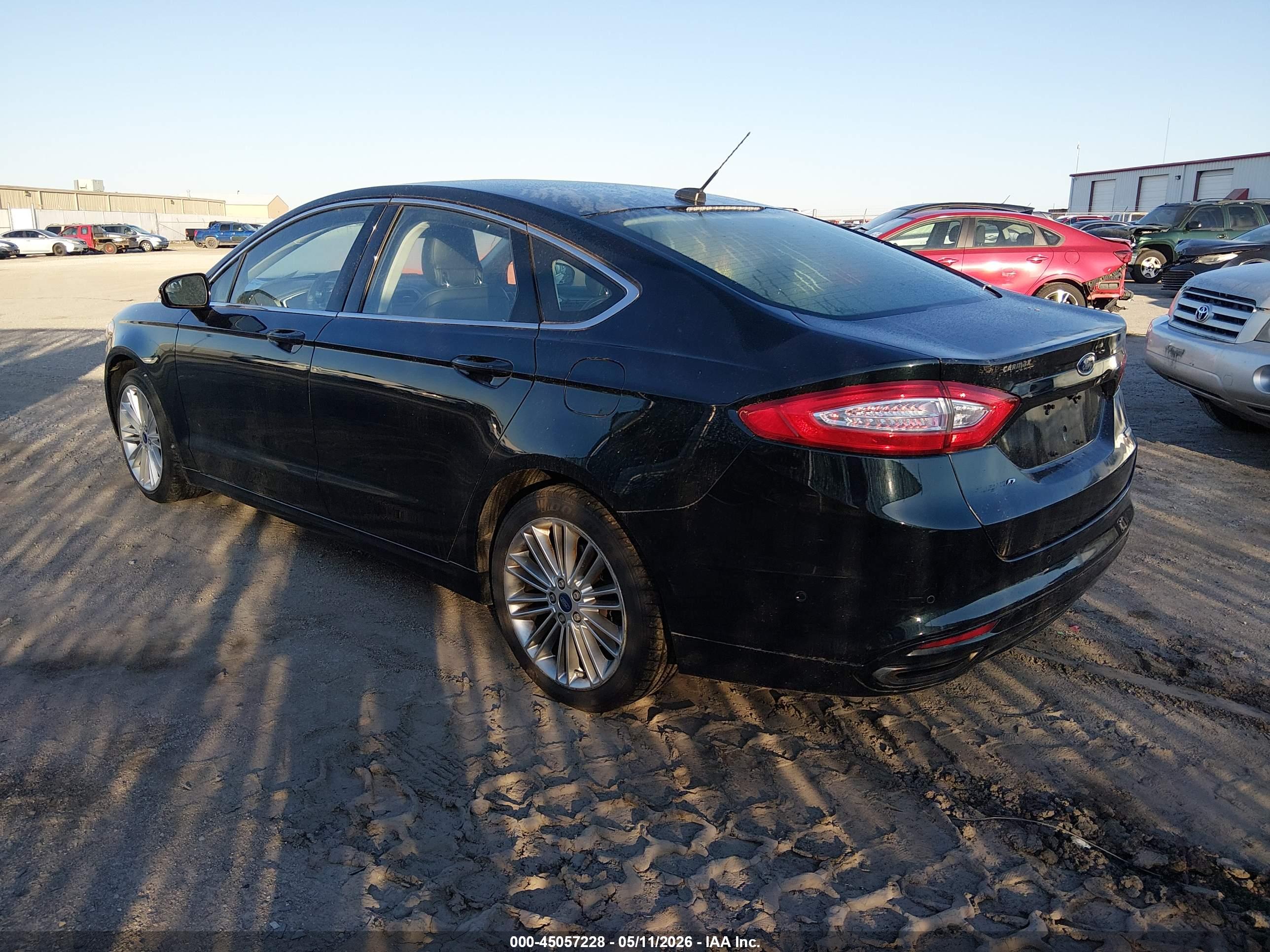 FORD FUSION image 3