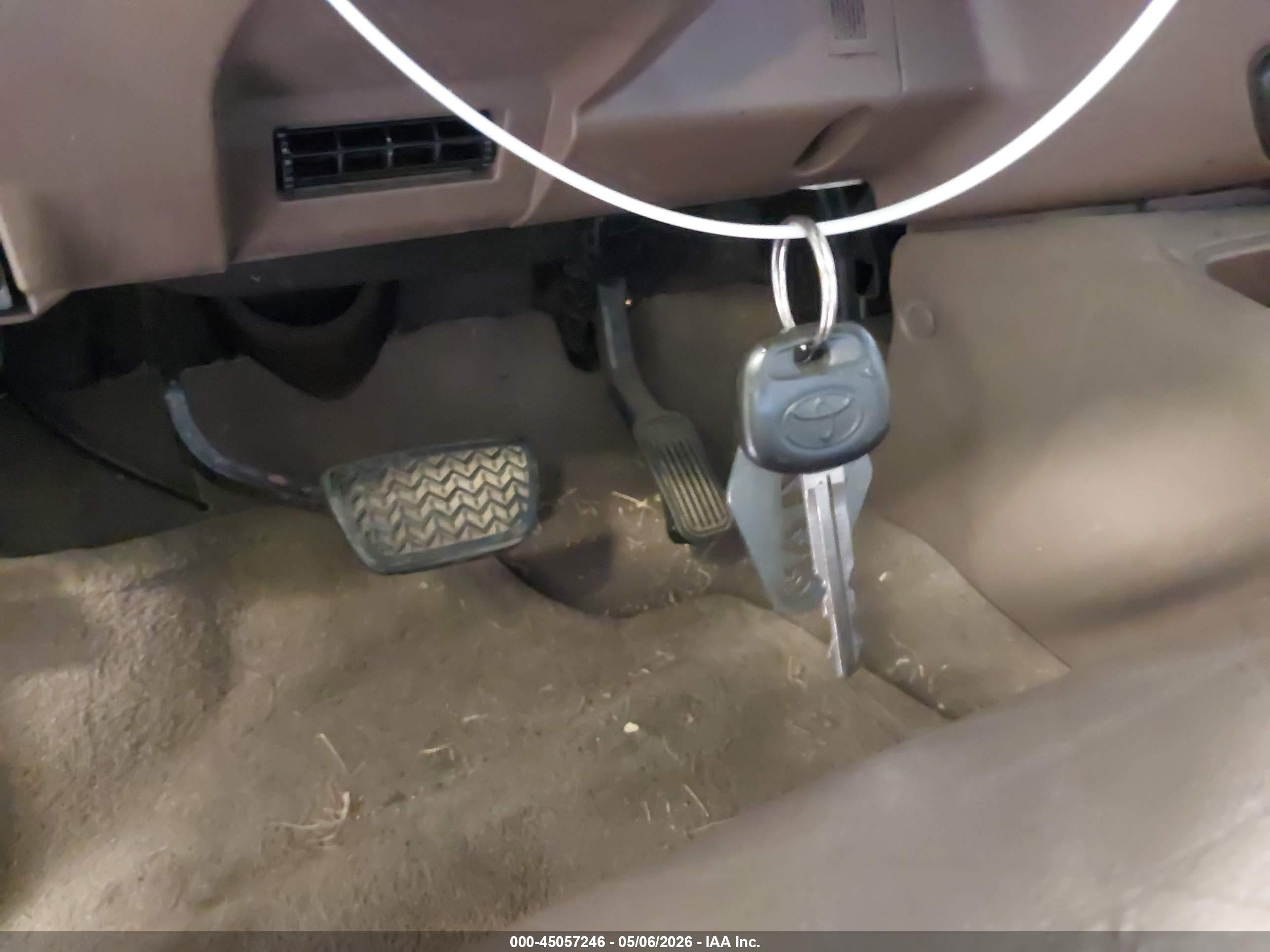 TOYOTA SEQUOIA image 11