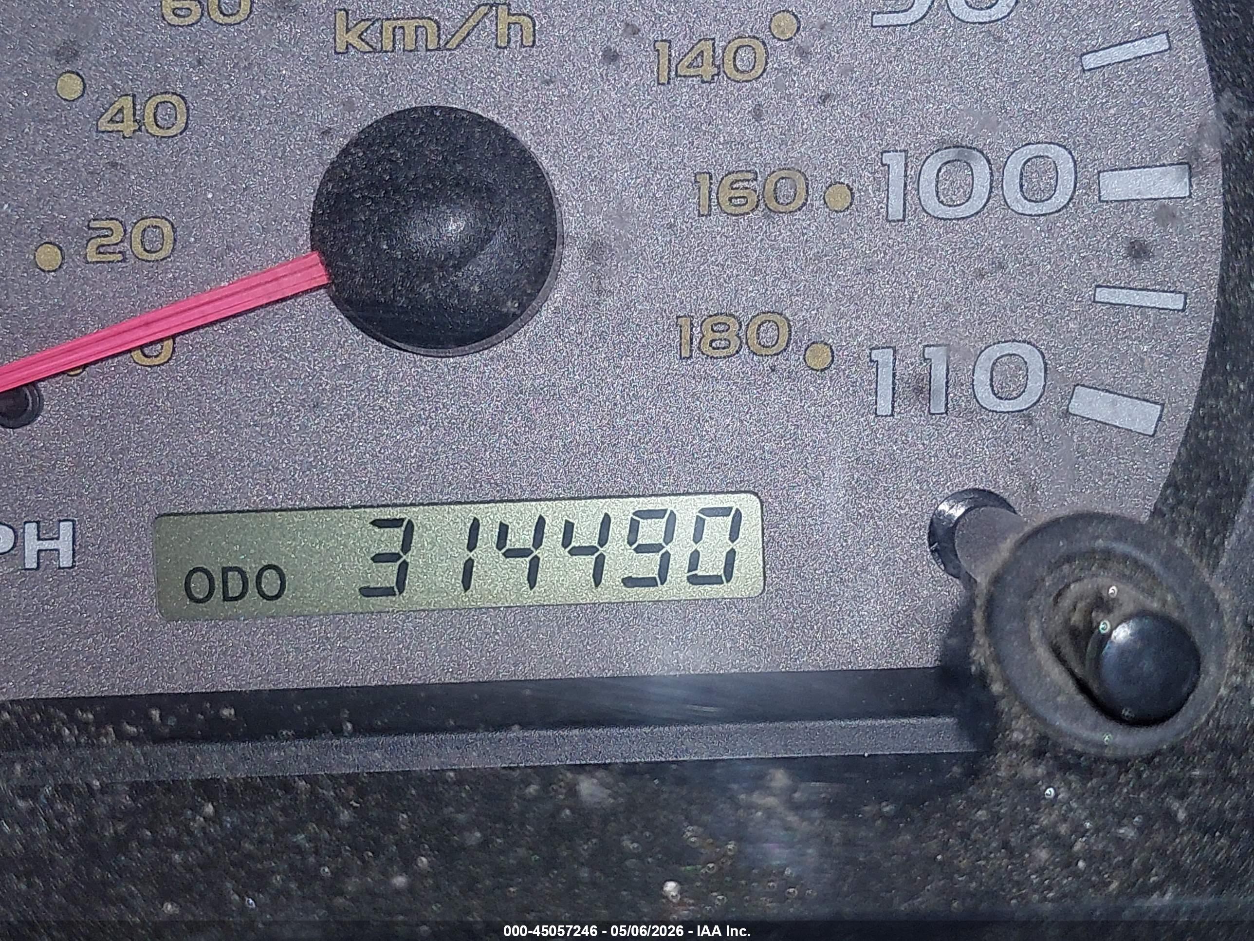 TOYOTA SEQUOIA image 7