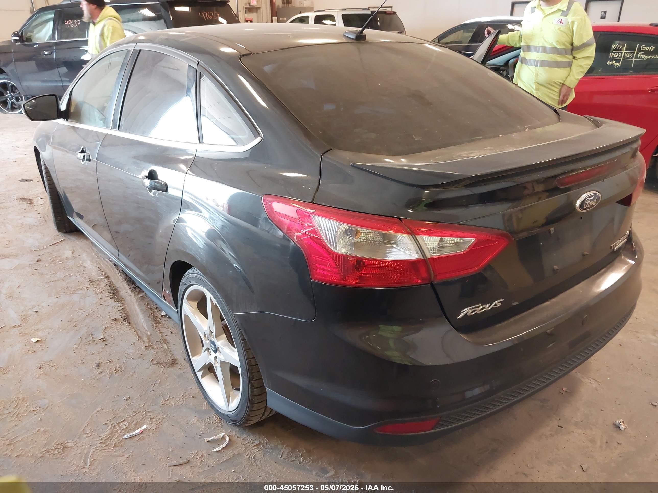 FORD FOCUS image 3