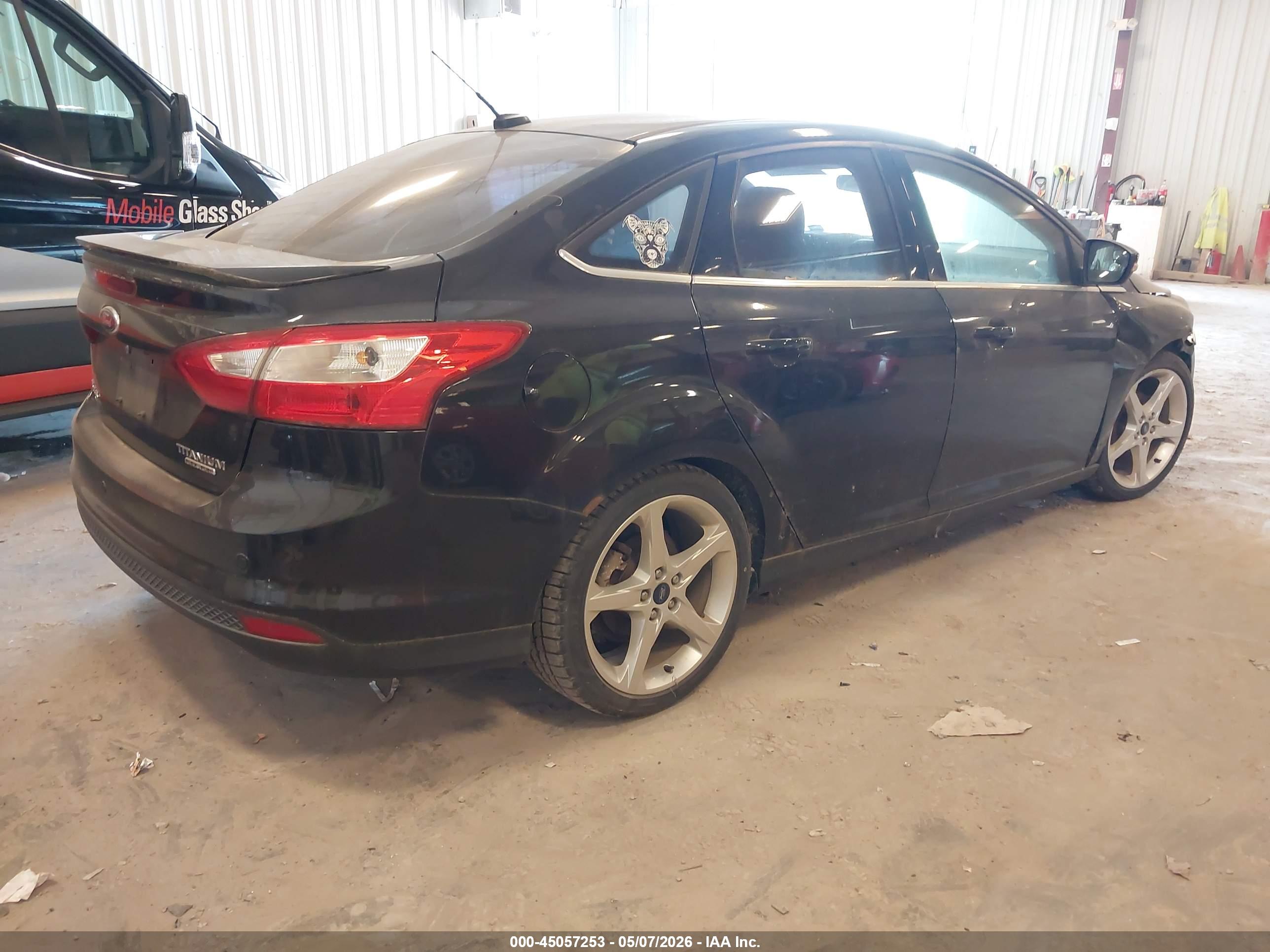 FORD FOCUS image 4